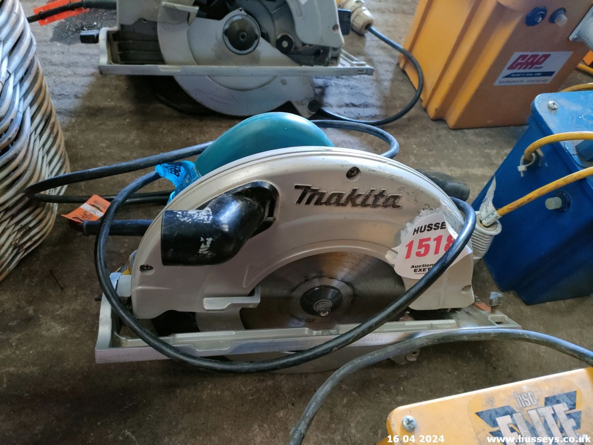 MAKITA SAW