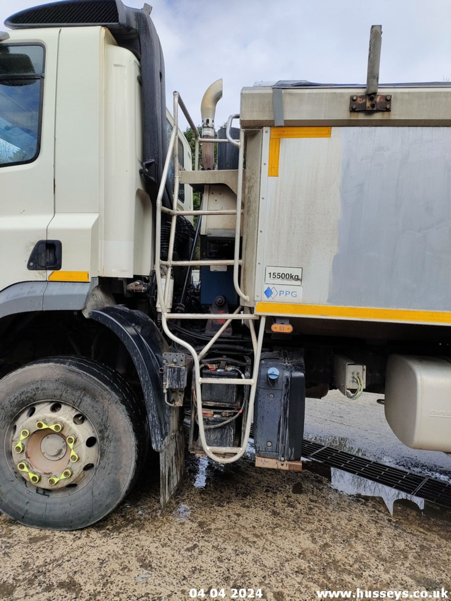 14/64 DAF TRUCKS TIPPER - 10837cc 2dr Tipper (White) - Image 19 of 33