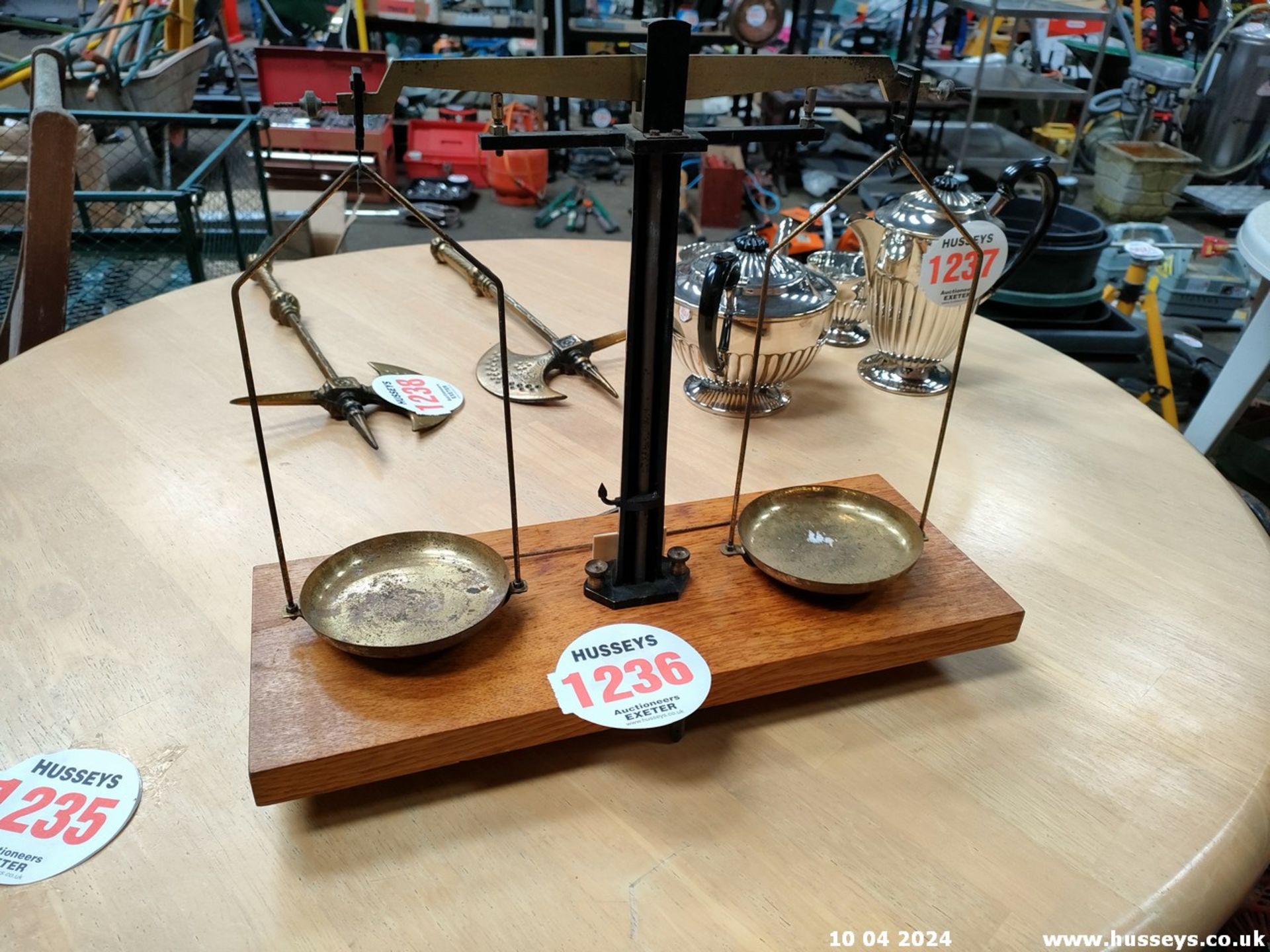 SET OF FINE LABORATORY SCALES