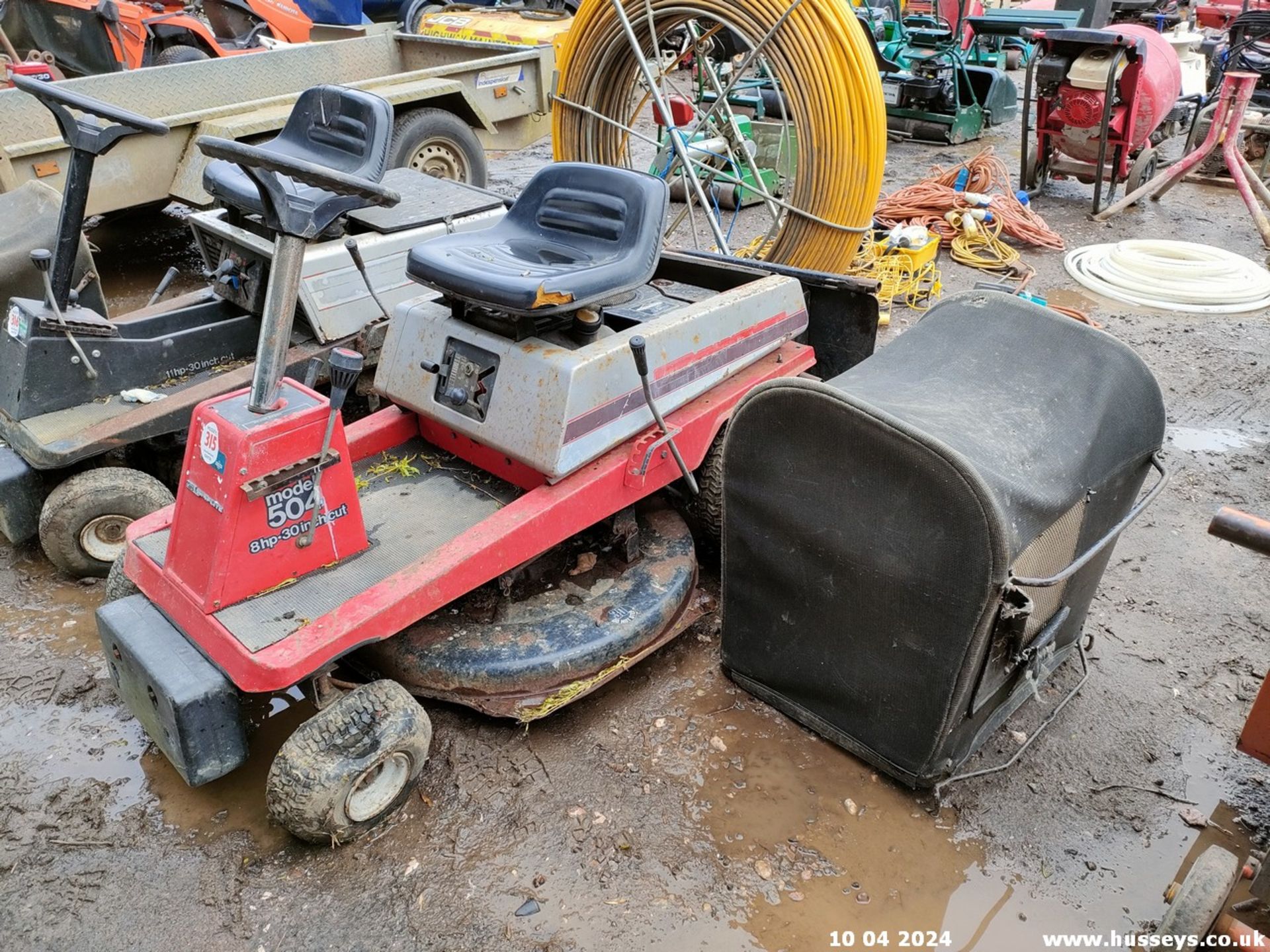 MTD LAWNFLITE RIDE ON MOWER - Image 2 of 5