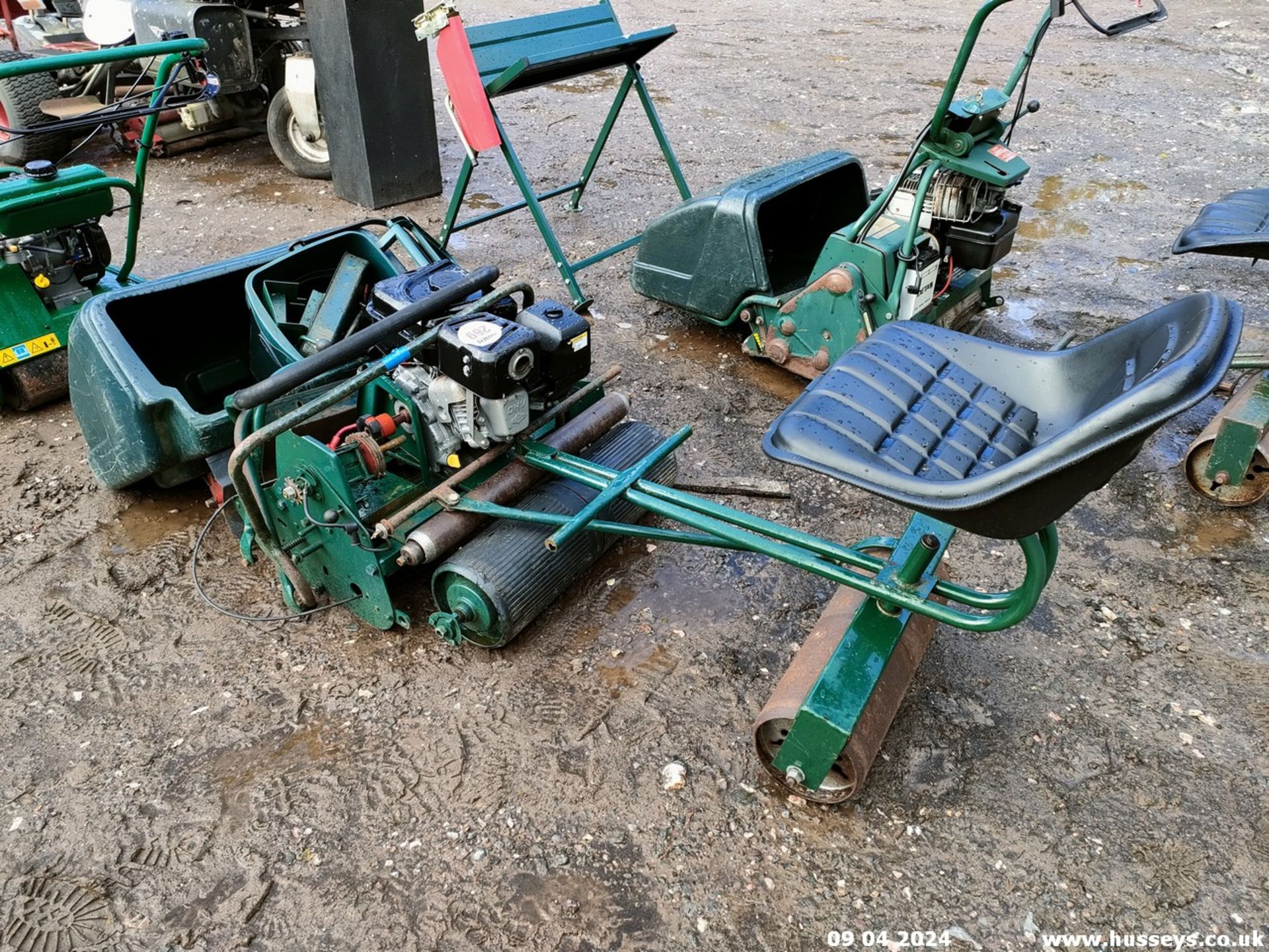 CYLINDER MOWER C.W SEAT/ROLLER - Image 3 of 4