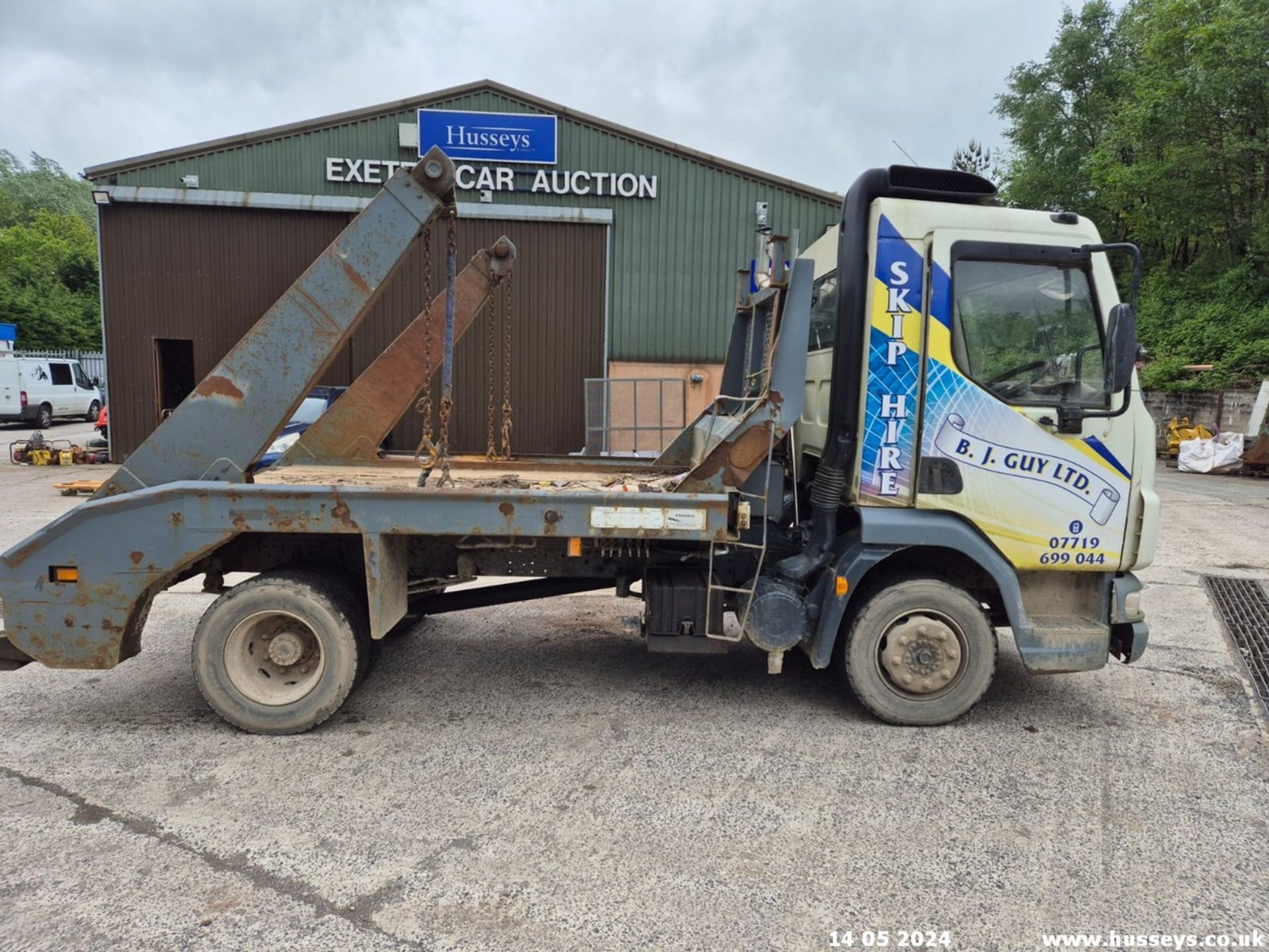 07/56 DAF TRUCKS LF SKIP LORRY - 4500cc 2dr - Image 7 of 10