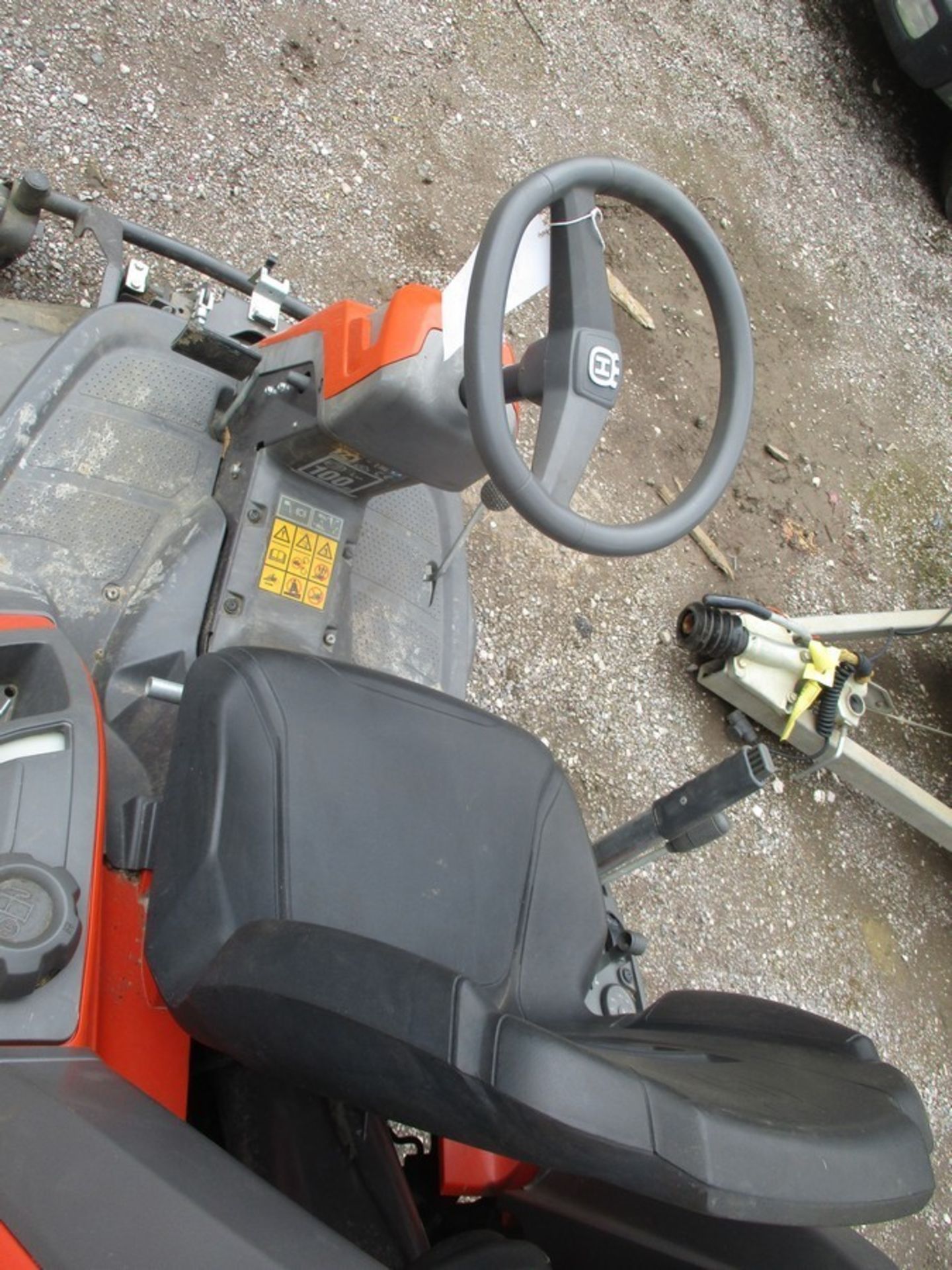 HUSQVARNA RC 3128T RIDE ON MOWER (NO KEY) - Image 5 of 5