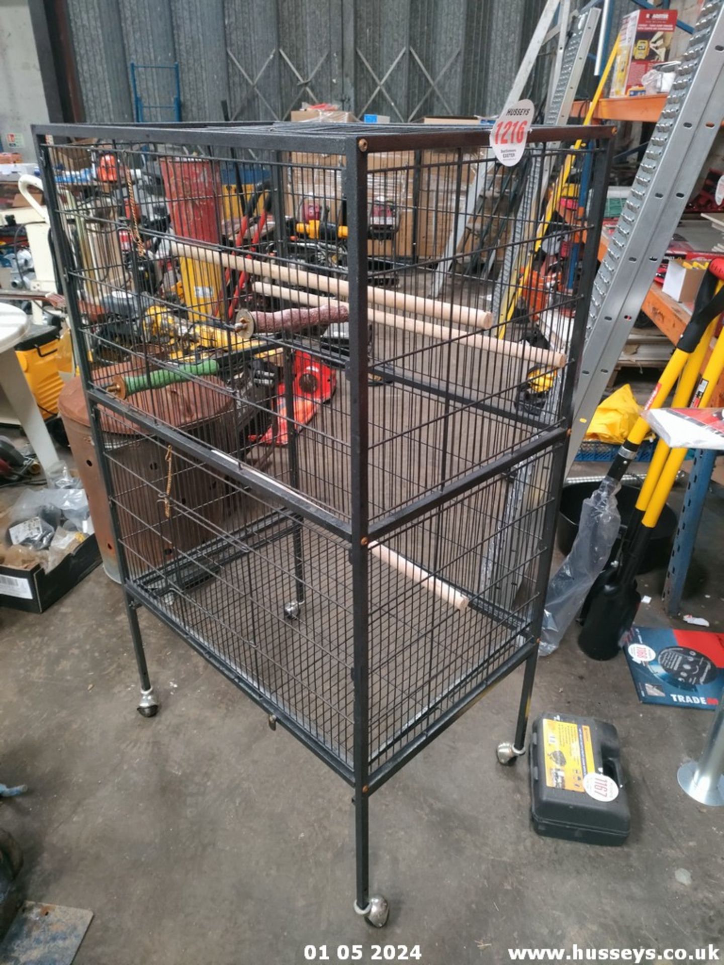 LARGE PARROT CAGE ON WHEELS