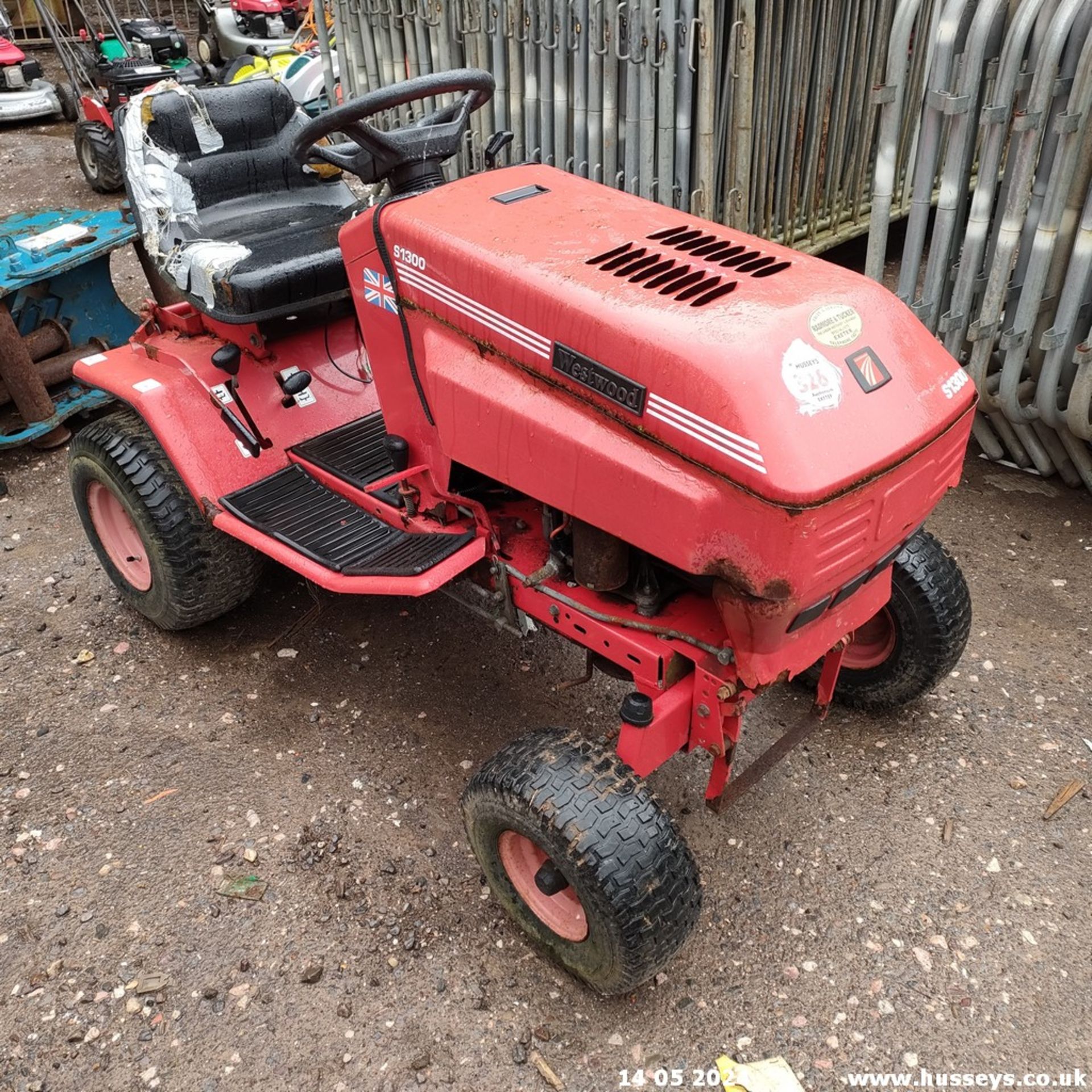 WESTWOOD S1300 GARDEN TRACTOR - Image 4 of 6