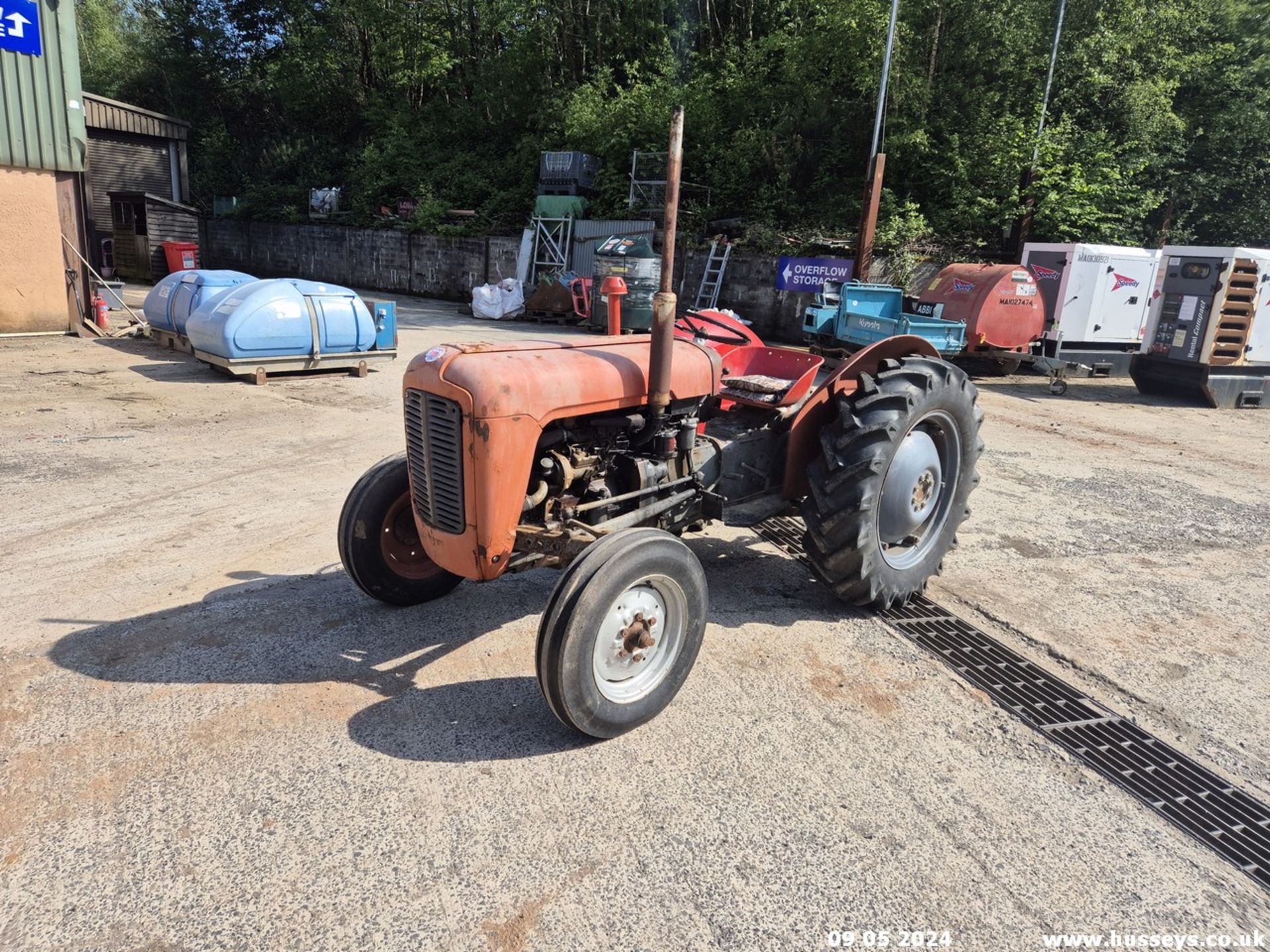 MASSEY FERGUSON 35 3 CYLINDER TRACTOR - Image 2 of 6