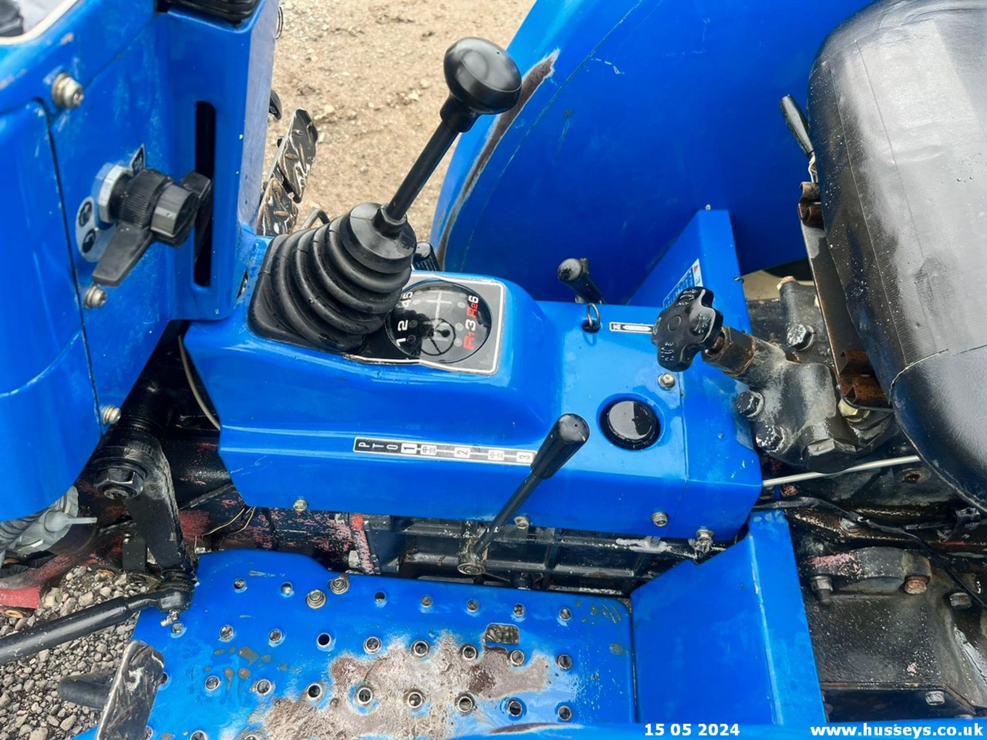 ISEKI TU2101 4WD COMPACT TRACTOR C.W ROTAVATOR R&D PTO TURNS LIFT ARMS LIFT - Image 8 of 13