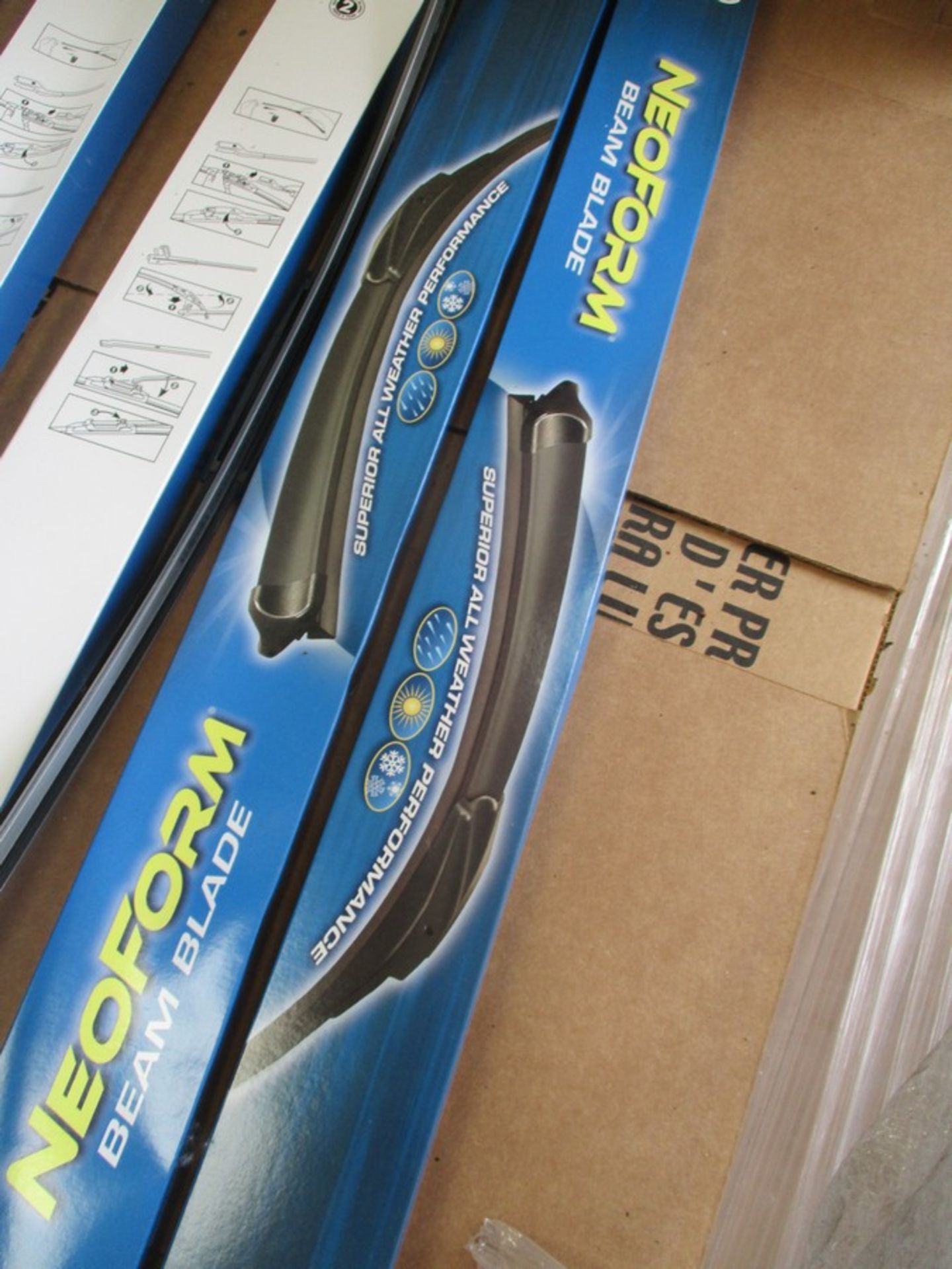 PALLET OF WIPER BLADES 30" - Image 3 of 3