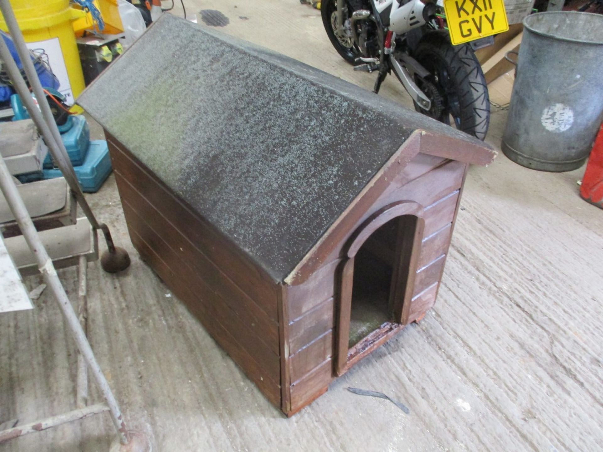 DOG HOUSE - Image 2 of 4