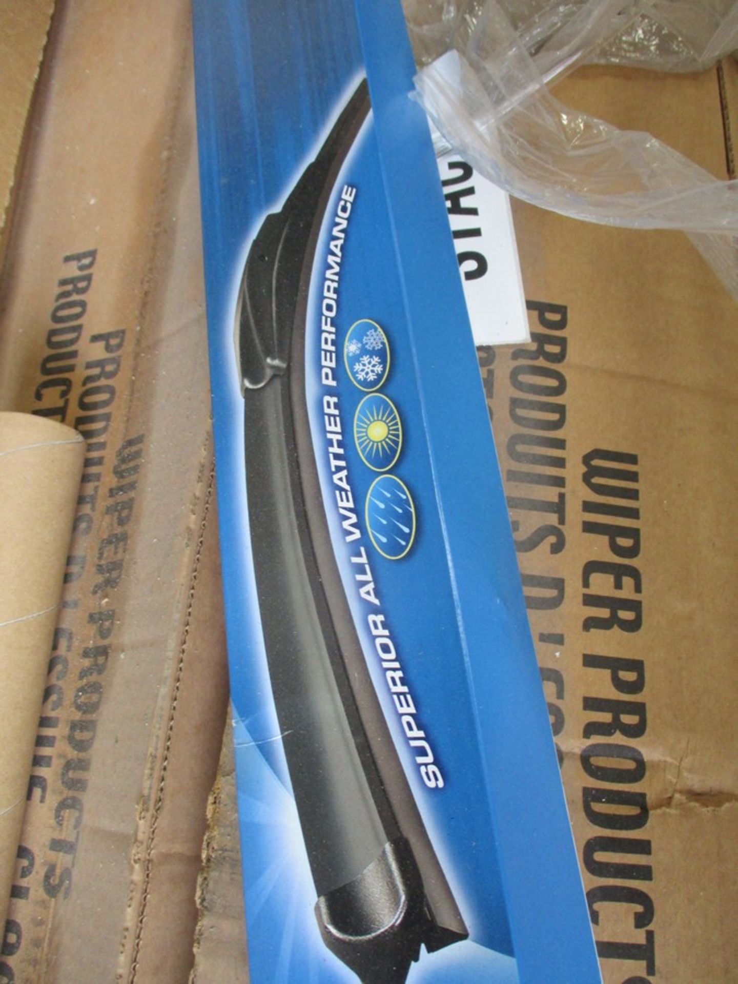 PALLET OF WIPER BLADES 32" - Image 3 of 3