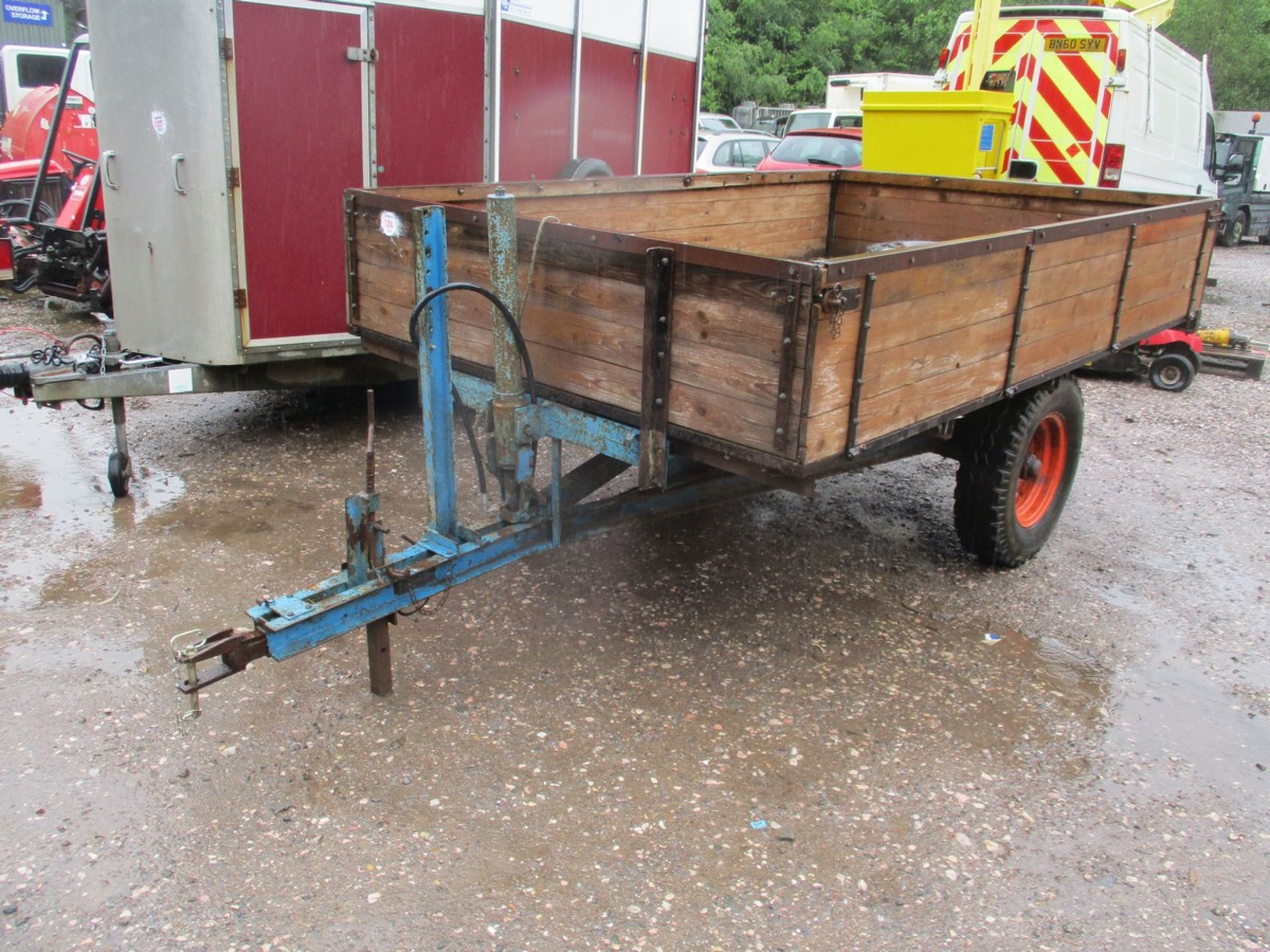 3 TON TIPPING TRAILER C.W SPARE WHEEL (NEW HYDRAULIC PIPEWORK) - Image 5 of 8