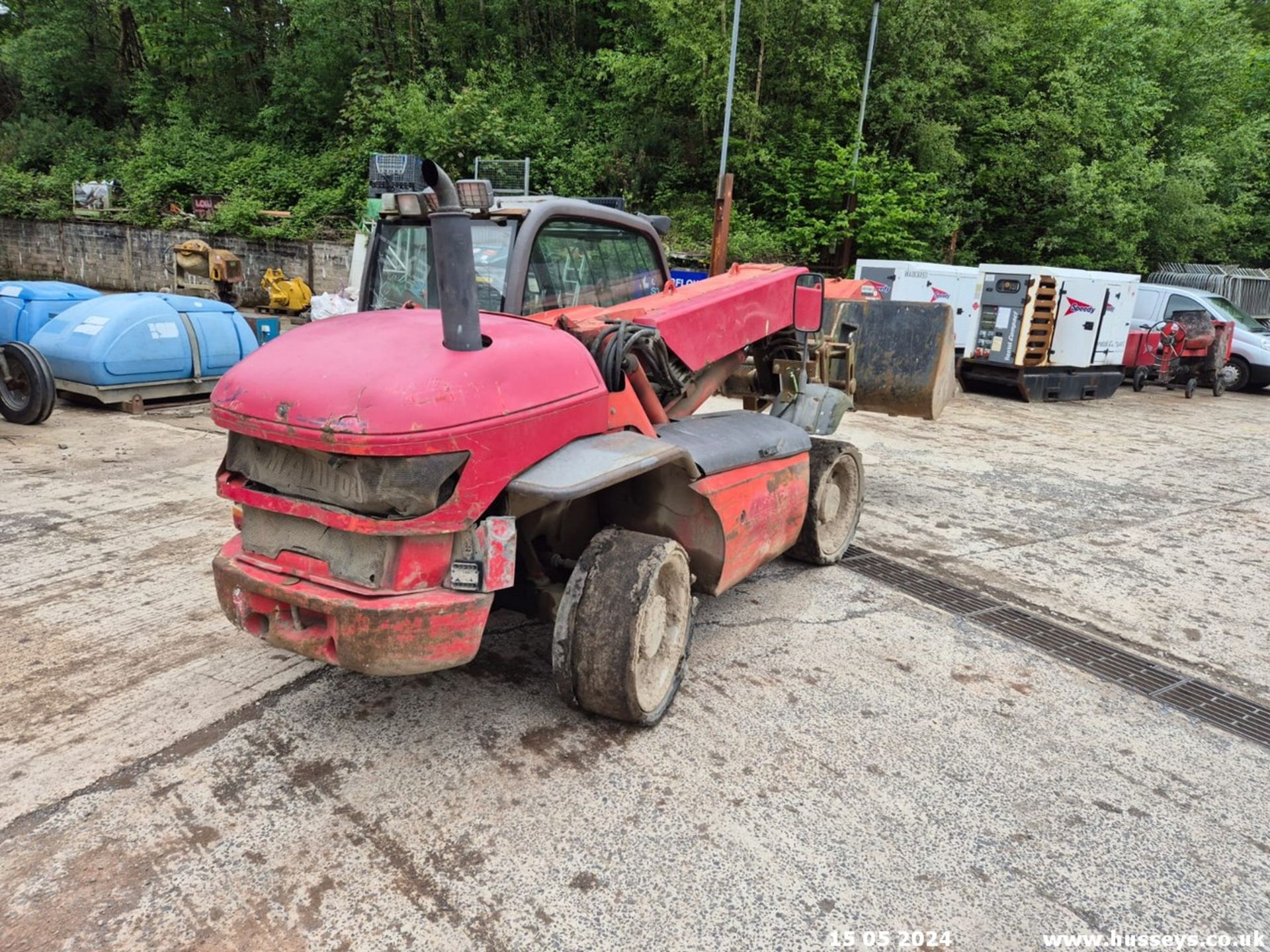 MANITOU MLT523 TELEHANDLER 2006 C.W BUCKET PALLET FORKS & SET OF SPARE WHEELS & TYRES - Image 4 of 10