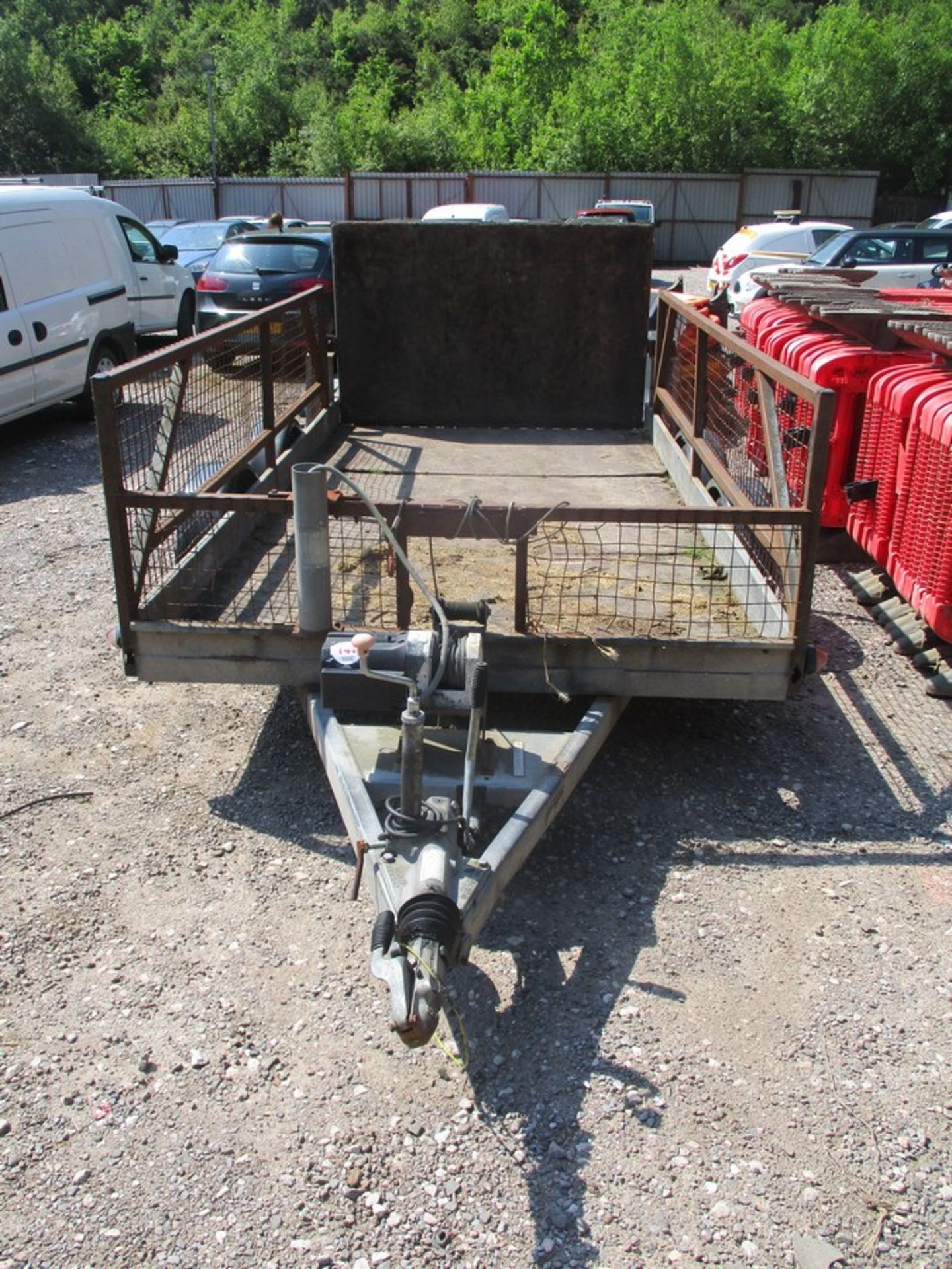 HAZELWOOD TWIN AXLE TRAILER C.W WINCH BED APPROX 12X6FT 307097 - Image 3 of 5