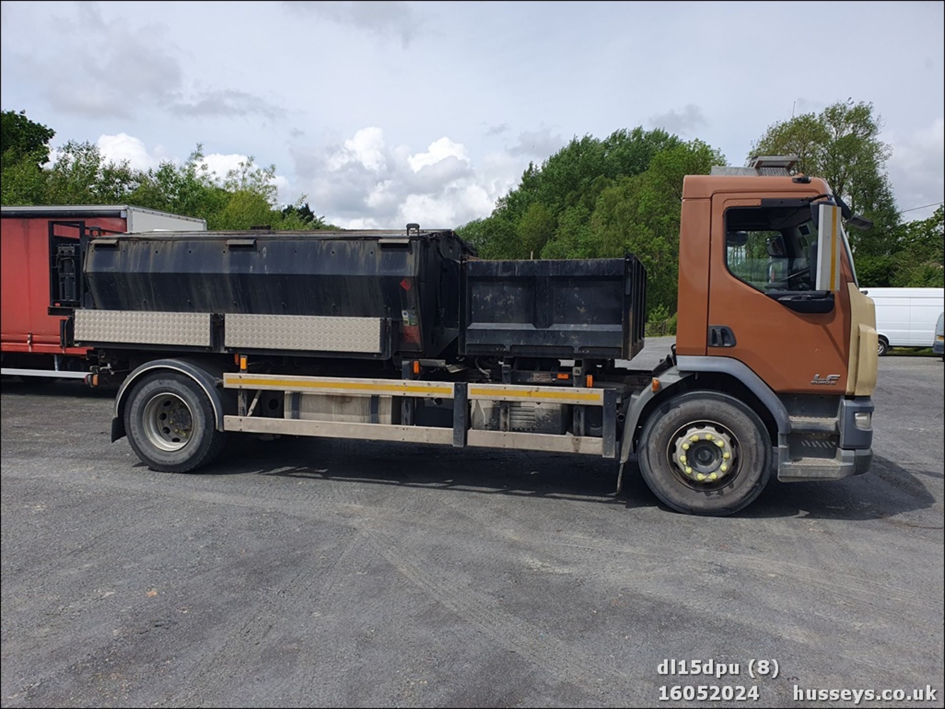 15/15 DAF TRUCKS LF - 6700cc 2dr (Brown/cream) - Image 9 of 45