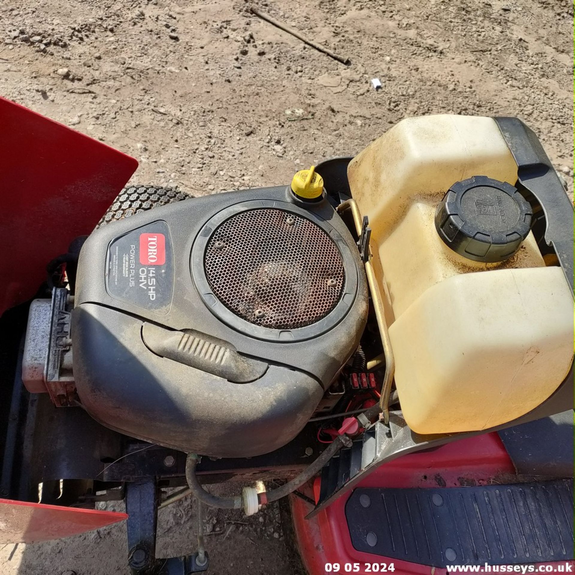 TORO WHEELHORSE RIDE ON MOWER - Image 6 of 6