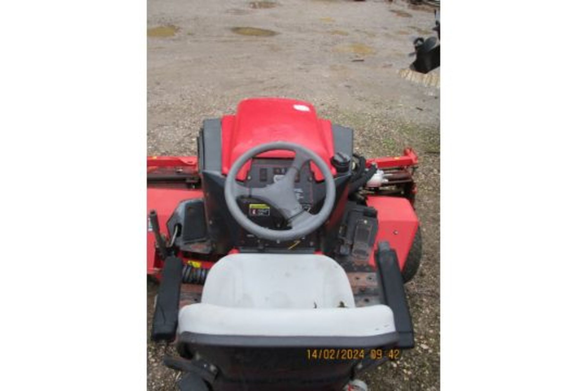 TORO REELMASTER 2000D TRIPLE MOWER - Image 6 of 6