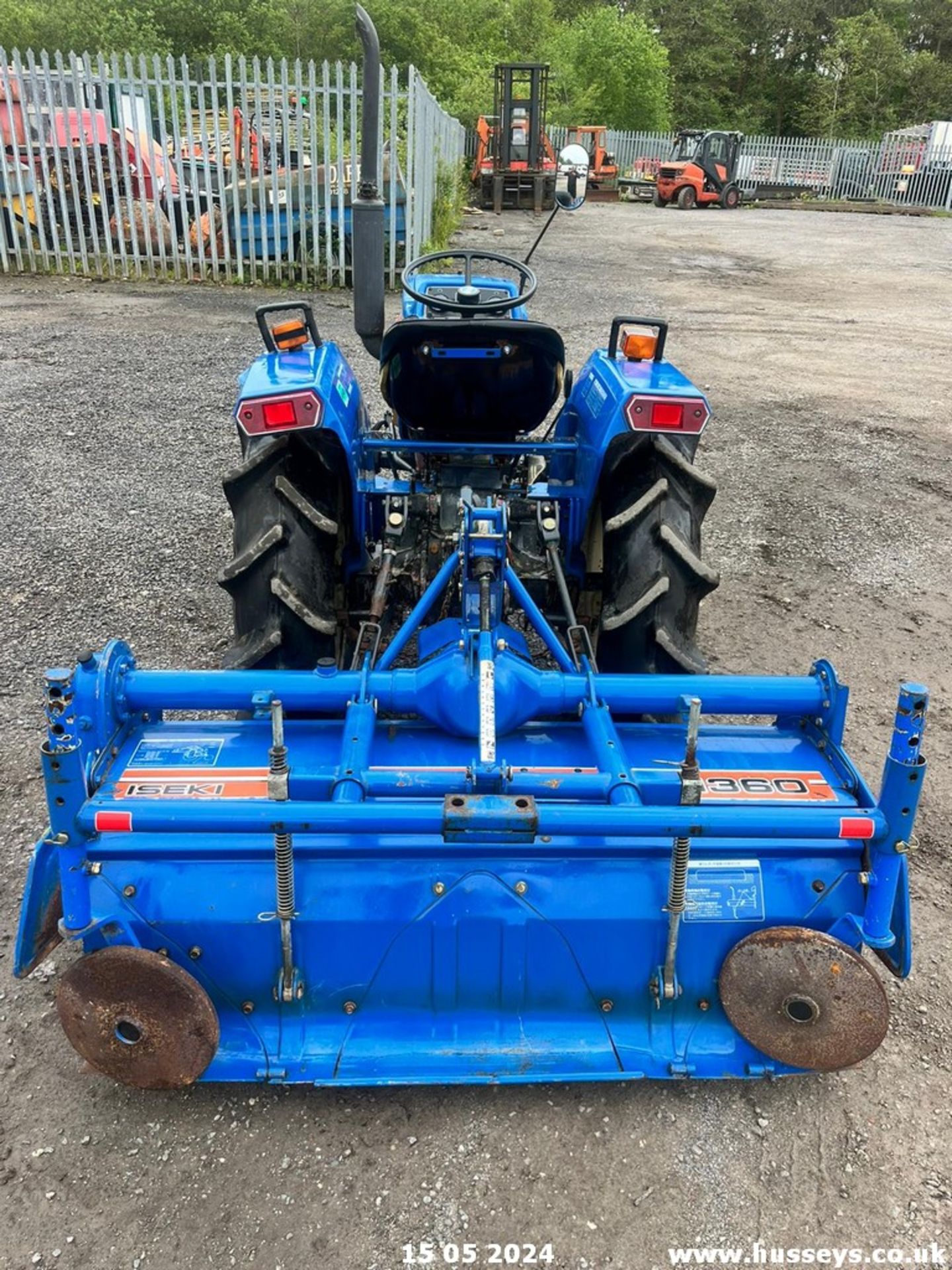 ISEKI TU2101 4WD COMPACT TRACTOR C.W ROTAVATOR R&D PTO TURNS LIFT ARMS LIFT - Image 4 of 13