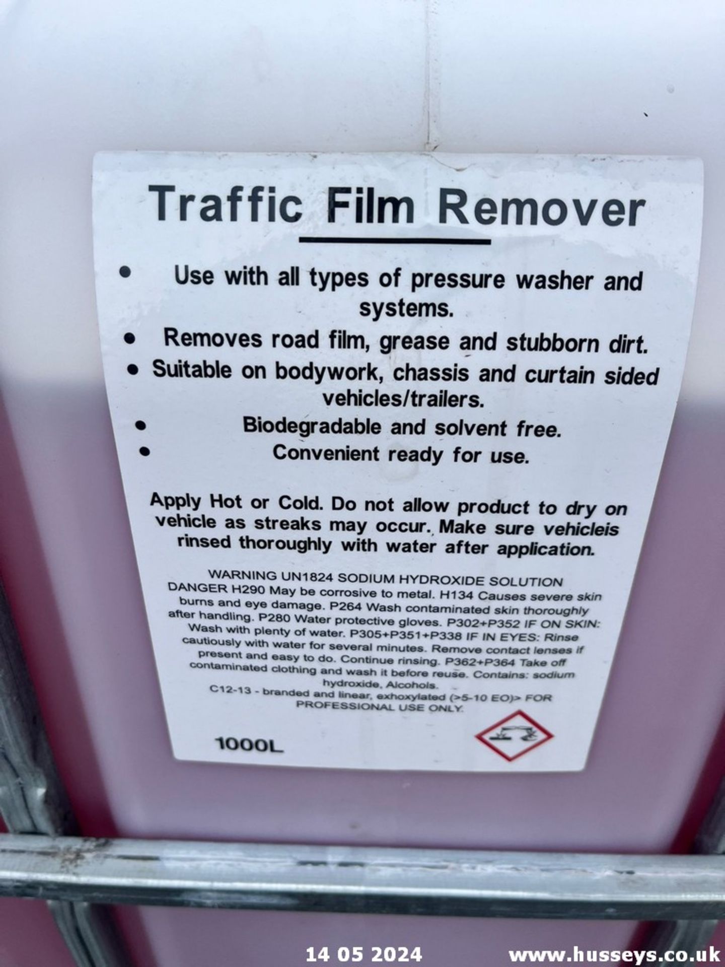 1000 LITRES OF TRAFFIC FILM REMOVER - Image 2 of 5