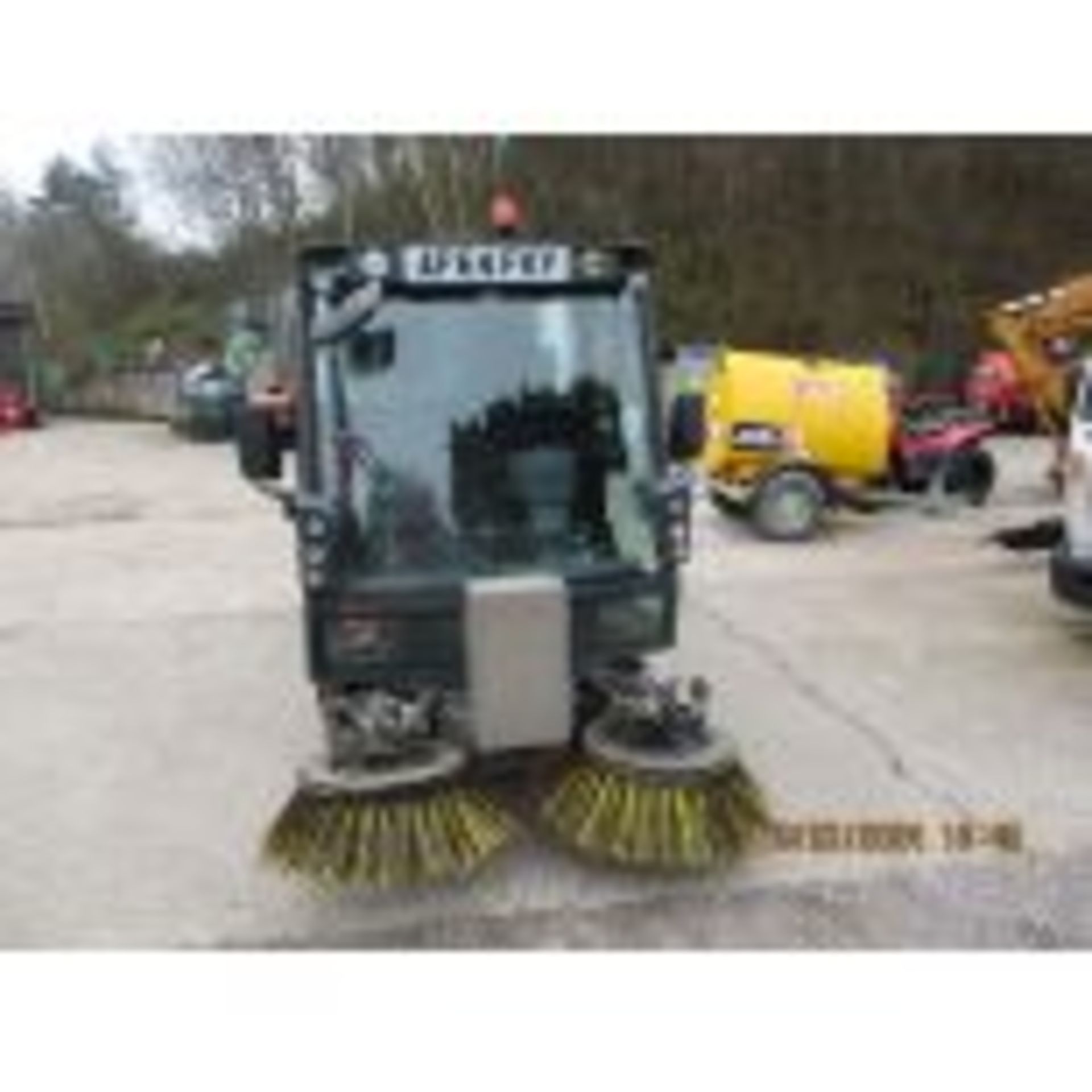 14/64 SCHMIDT SWEEPER - 2800cc (White) - Image 2 of 8