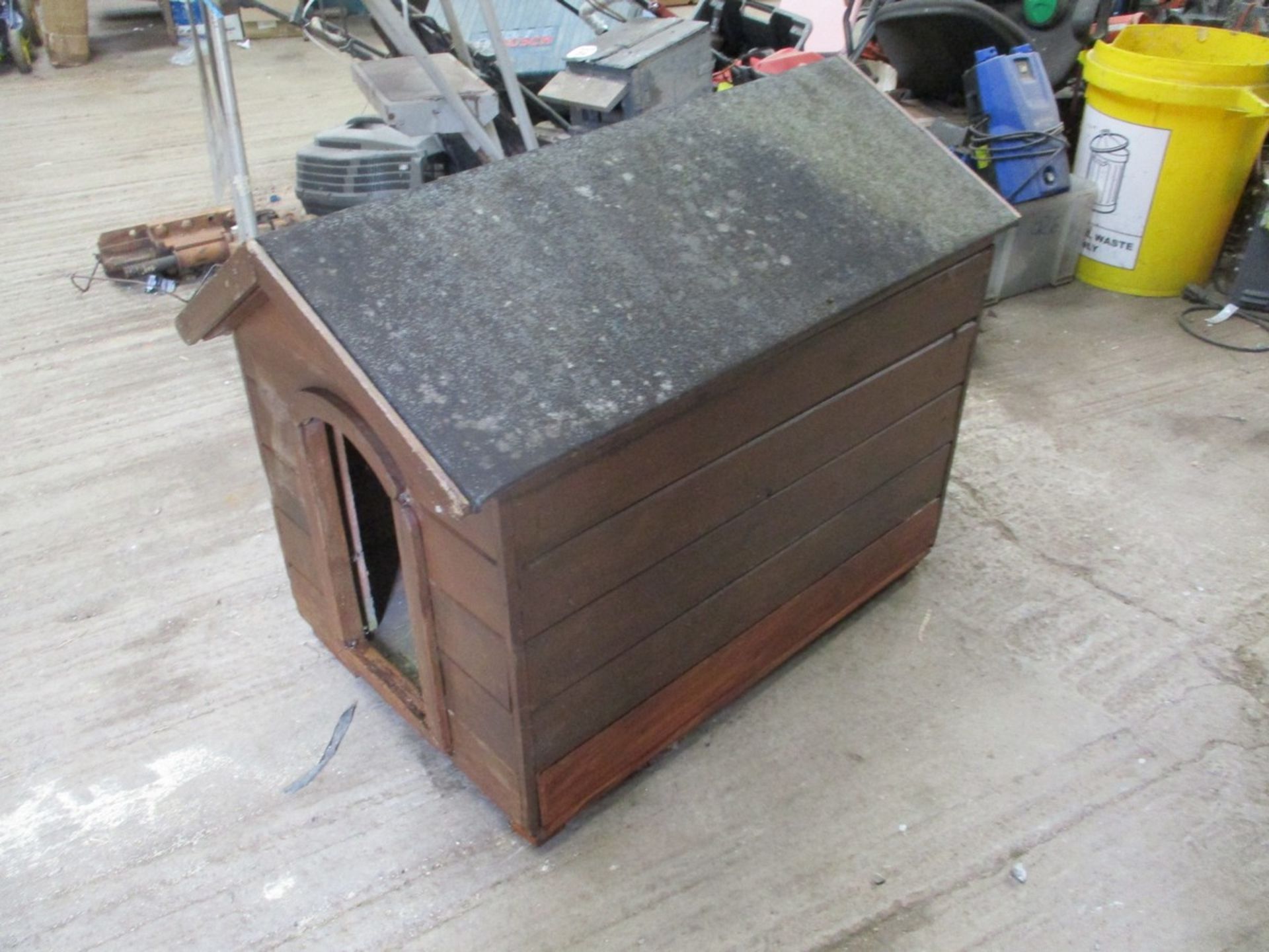 DOG HOUSE