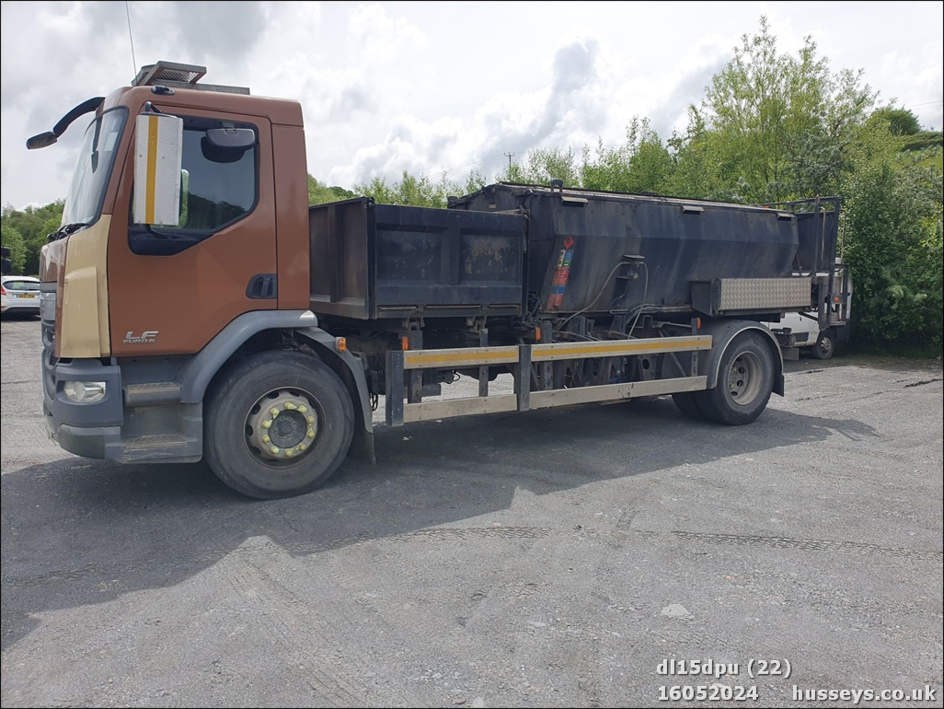 15/15 DAF TRUCKS LF - 6700cc 2dr (Brown/cream) - Image 23 of 45