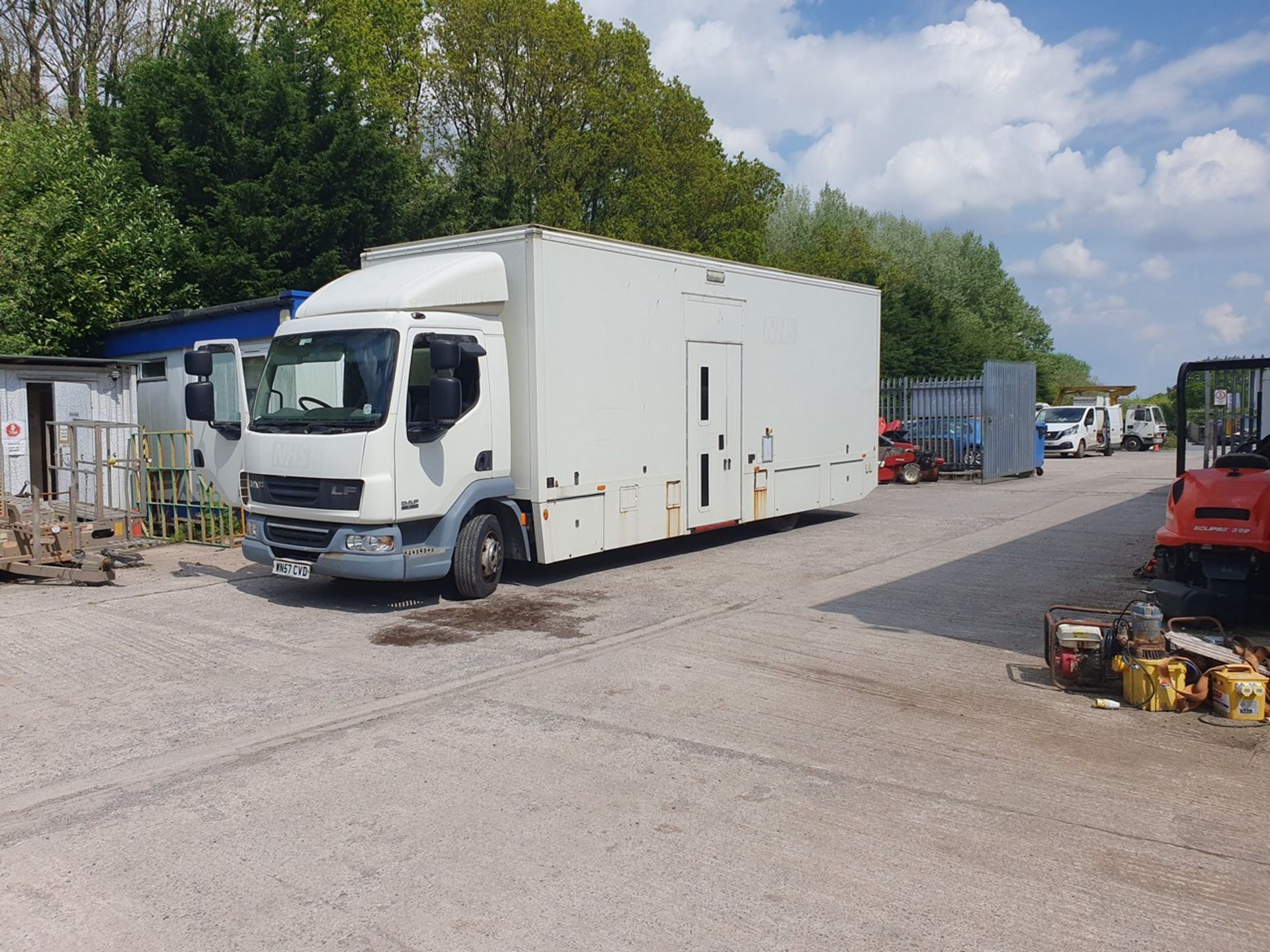 08/57 DAF TRUCKS LF MOBILE CLINIC - 4500cc 4dr (White, 24k) - Image 36 of 77