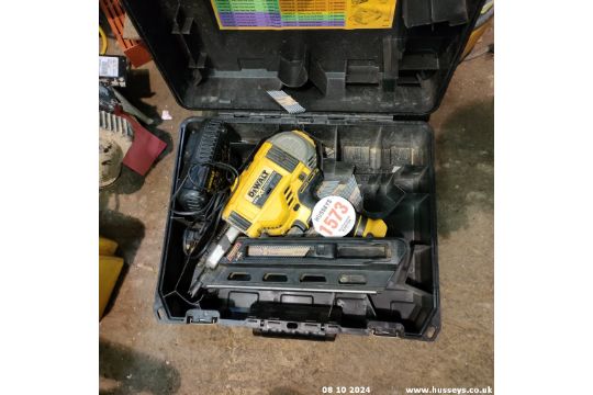 CORDLESS DEWALT NAIL GUN