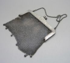 A .925 silver chain evening bag, 74.1g, with import mark and inscription dated 1912