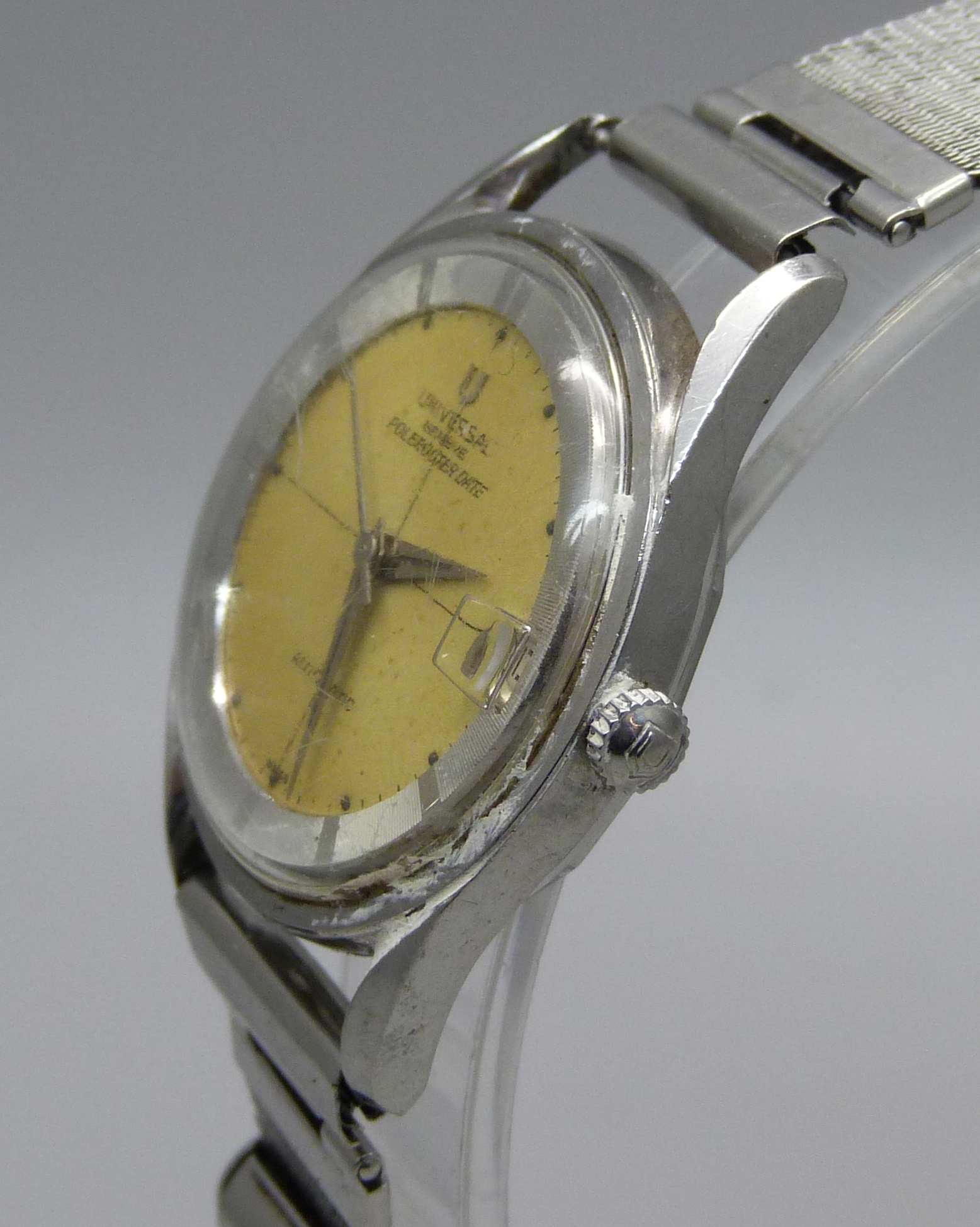 A gentleman's vintage Universal Polerouter Date automatic wristwatch, 32mm case - Image 2 of 6