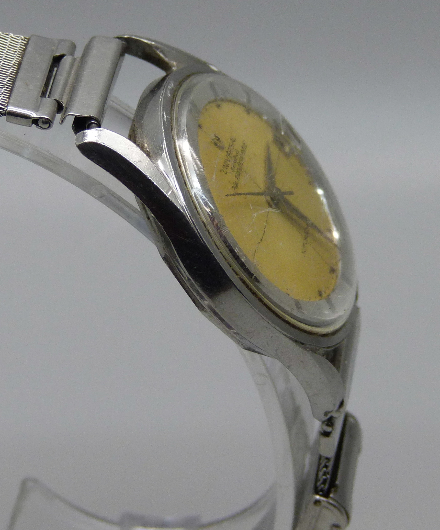 A gentleman's vintage Universal Polerouter Date automatic wristwatch, 32mm case - Image 4 of 6