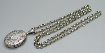 A locket on a silver chain, chain 74cm