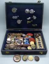 A box of antique and later buttons including agate, Art Nouveau and glass, some depicting animals