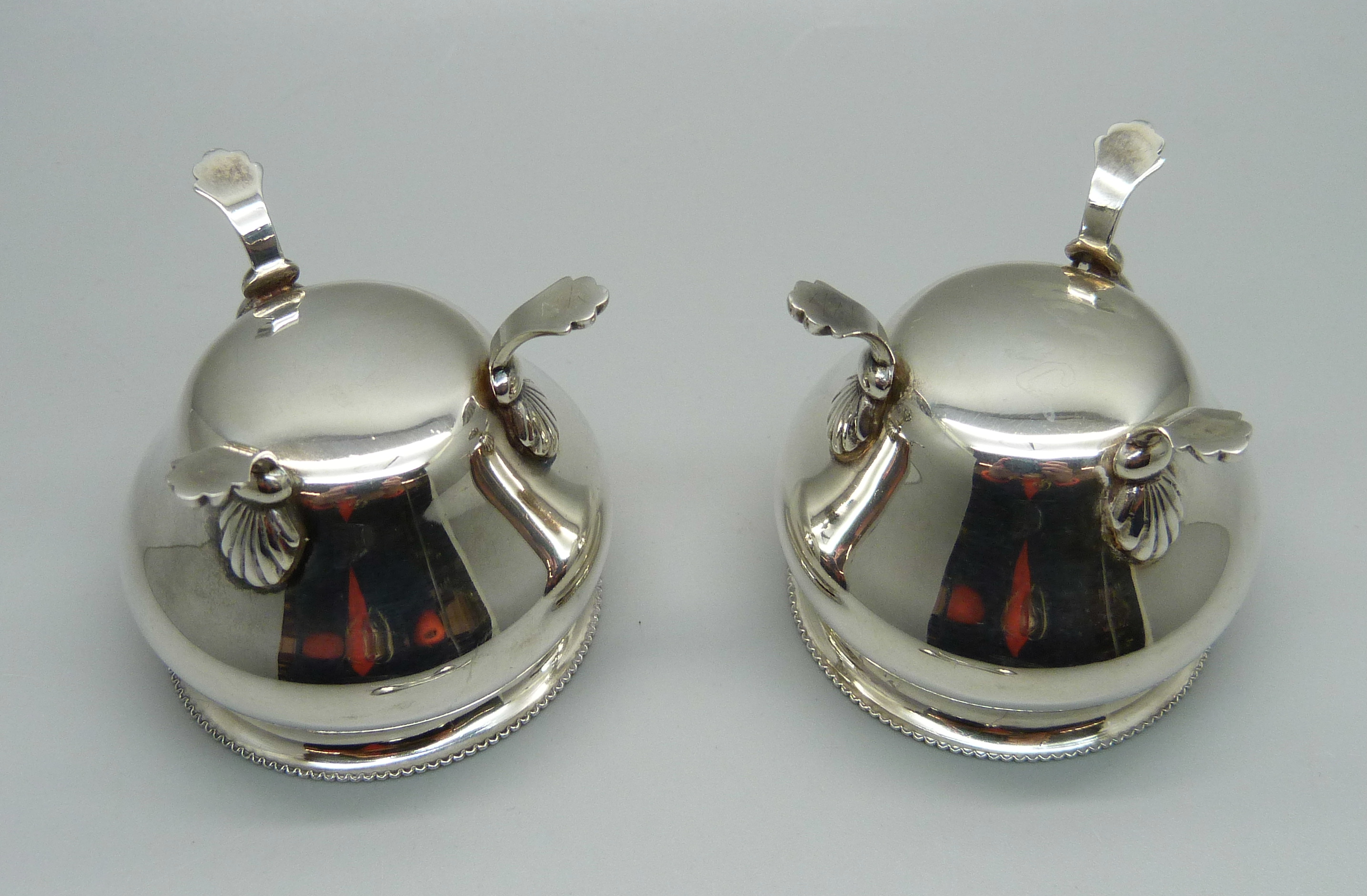 A pair of silver salts and a pair of silver salt spoons, 65g - Image 4 of 4