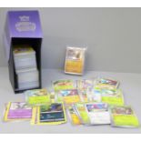A collection of 500 Pokemon cards including 50 holographic