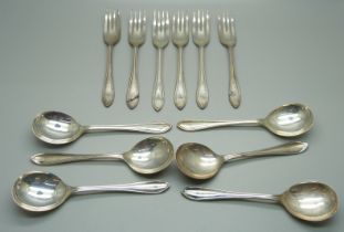Six silver fruit spoons and forks, 339g