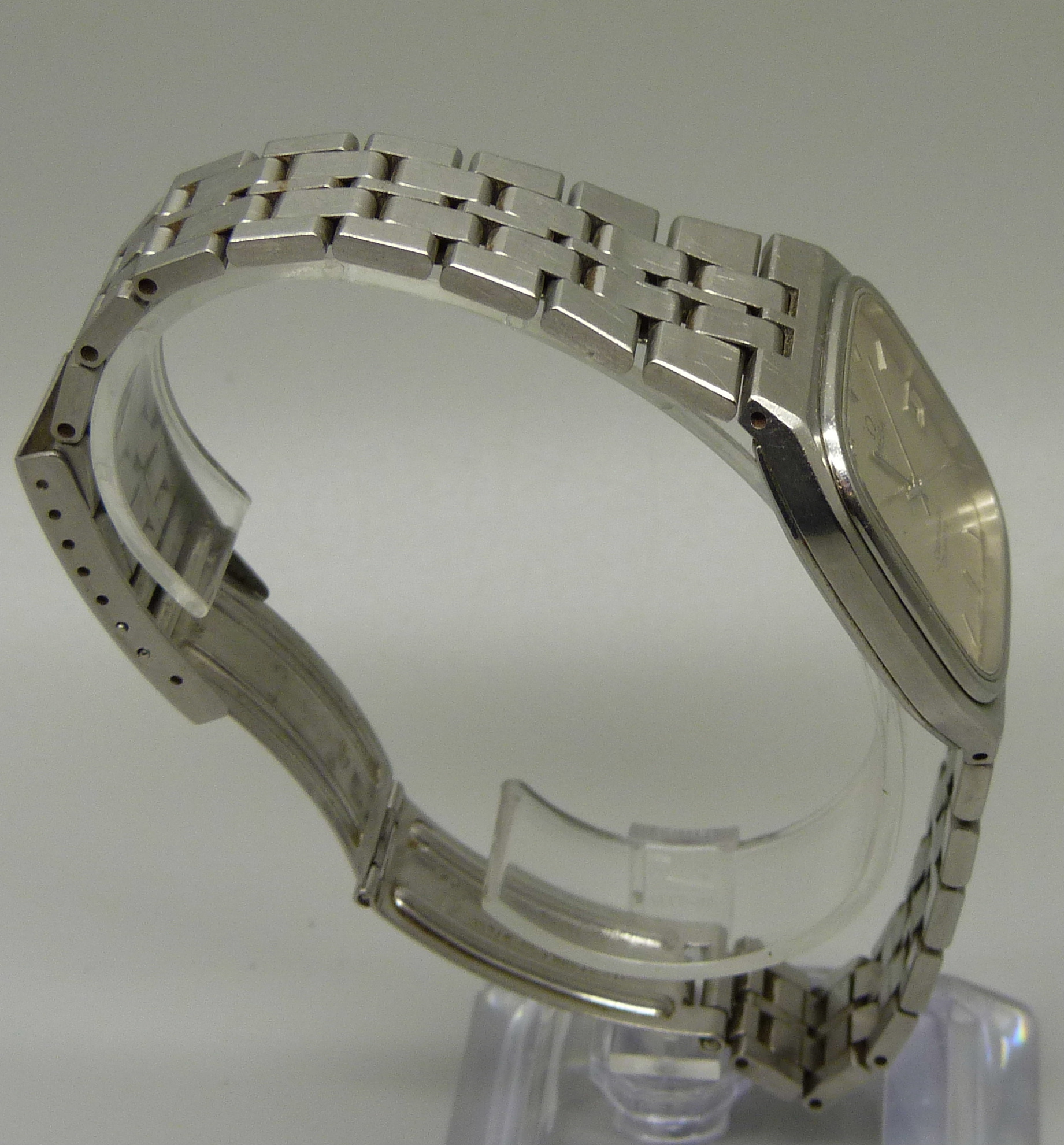 An Omega Seamaster quartz date wristwatch - Image 4 of 6