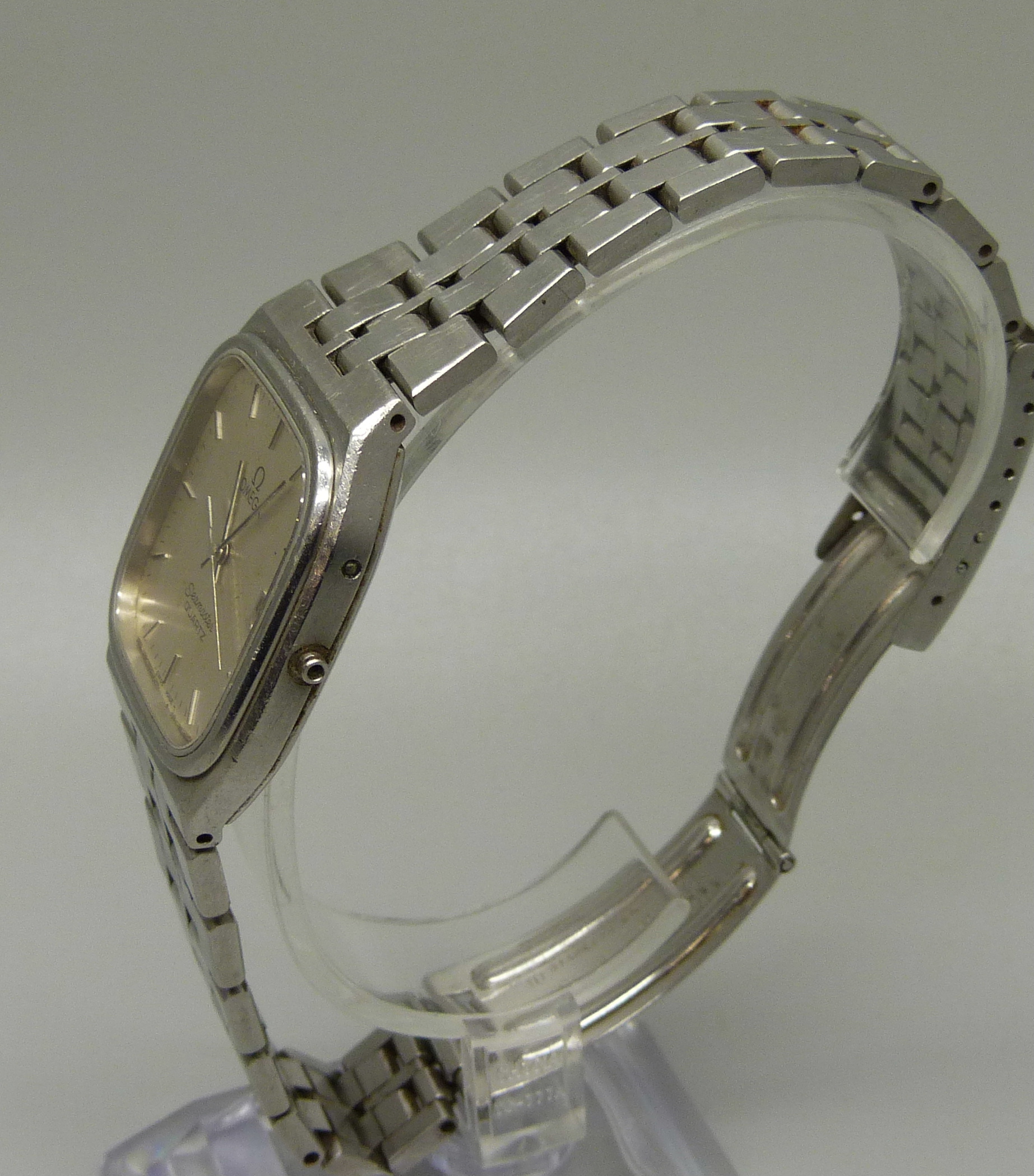 An Omega Seamaster quartz date wristwatch - Image 3 of 6