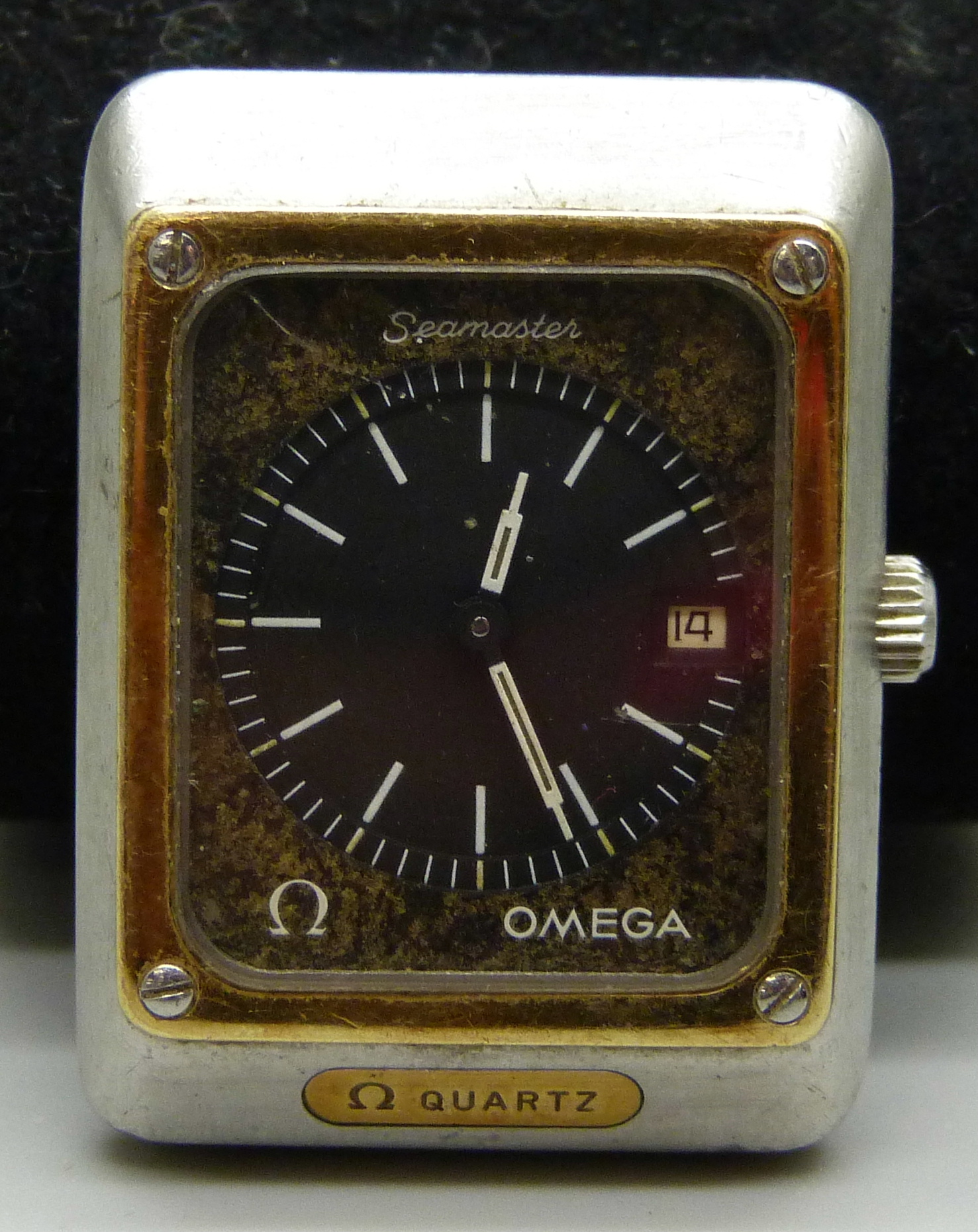 An Omega Seamaster quartz wristwatch, 28mm case