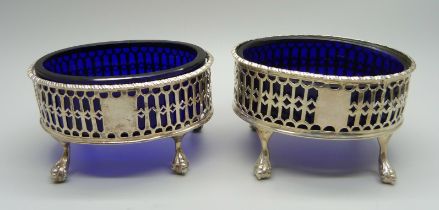 A pair of salt silver cellars, London 1788, 74g