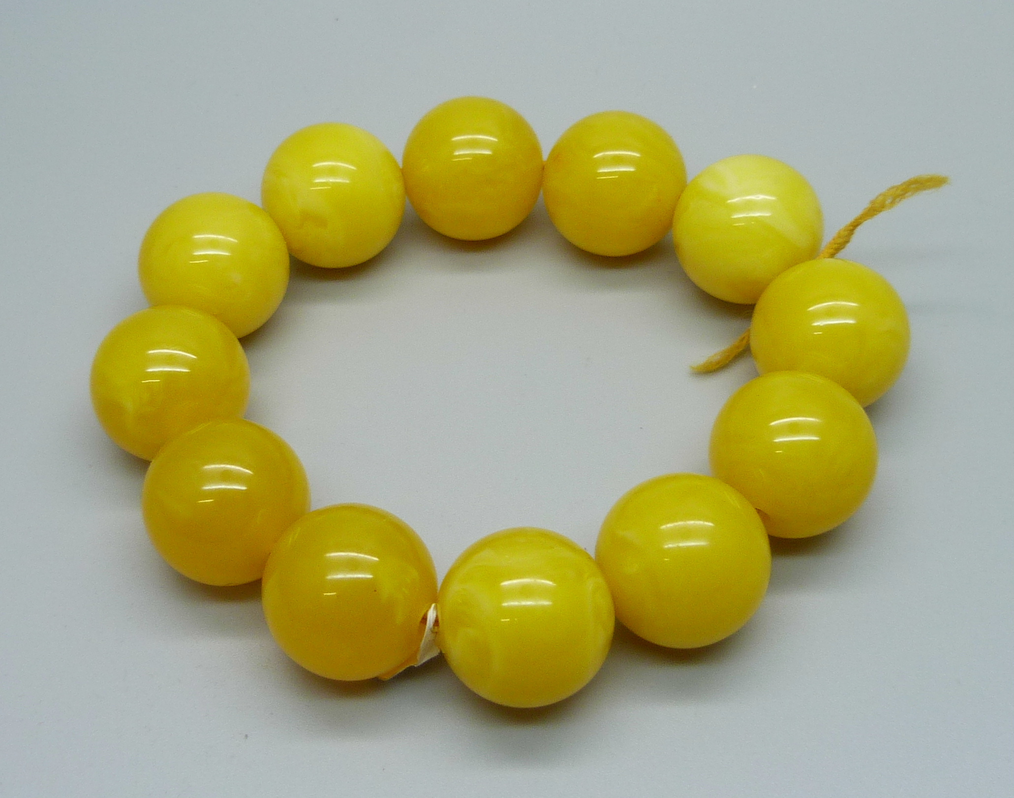 A Bakelite bead bracelet in yellow