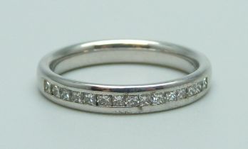 A 9ct white gold and princess cut diamond ring, 0.25ct weight, Clarity SI1, Colour H, with