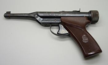 A Hy-Score target air pistol, NY, USA, .22 cal.