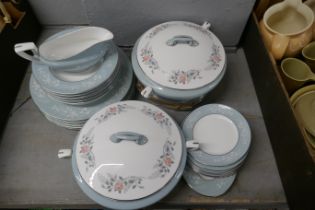 Royal Worcester Bridal Rose dinnerware, six dinner plates, medium plates, side plates and soup
