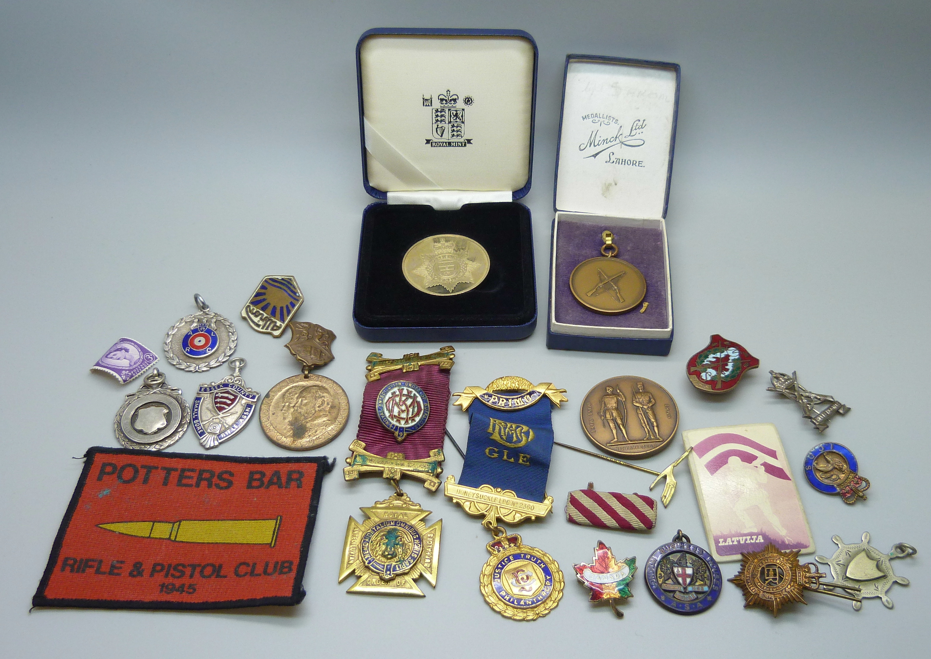 Assorted medallions including rifle clubs and lapel badges, etc.