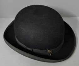 A Thomas Townend & Co. bowler hat, 6 7/8 size