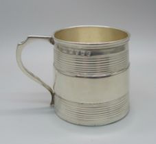 A small George III silver mug, London 1814, 100g