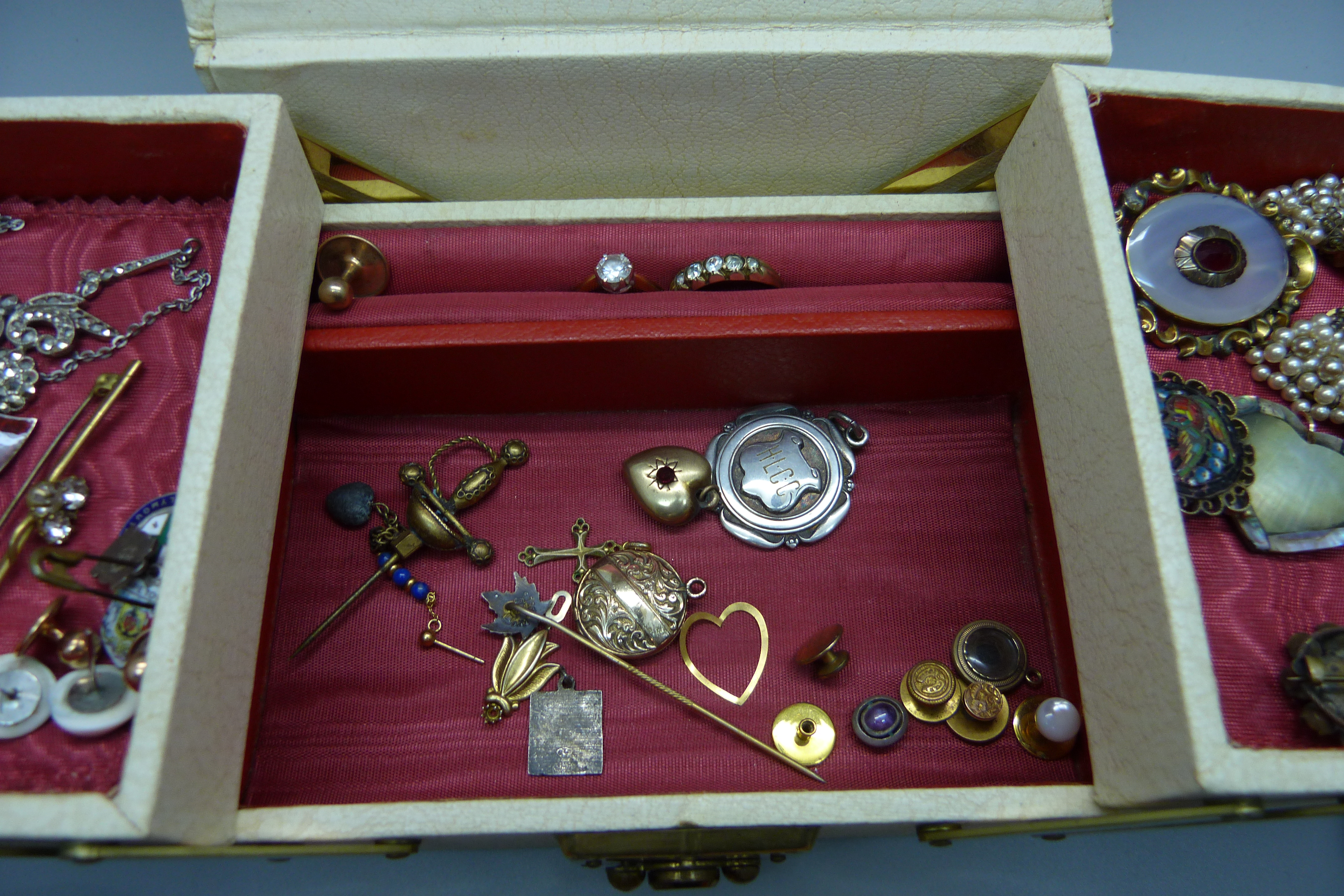 A jewellery box and vintage costume jewellery - Bild 4 aus 6