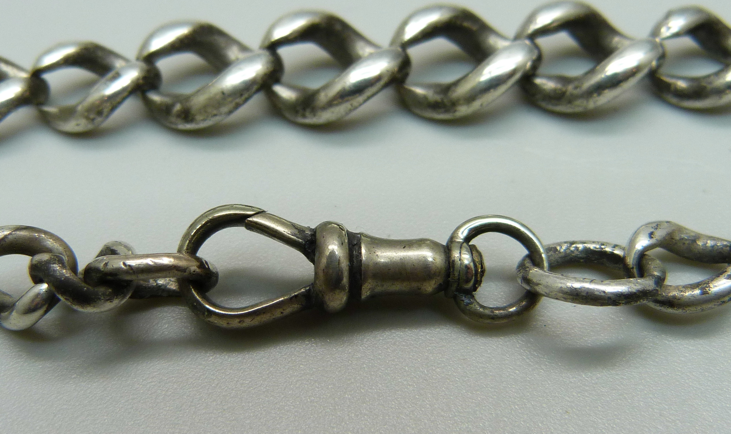 A graduated silver chain with metal clip, 25g, 27cm - Bild 2 aus 2