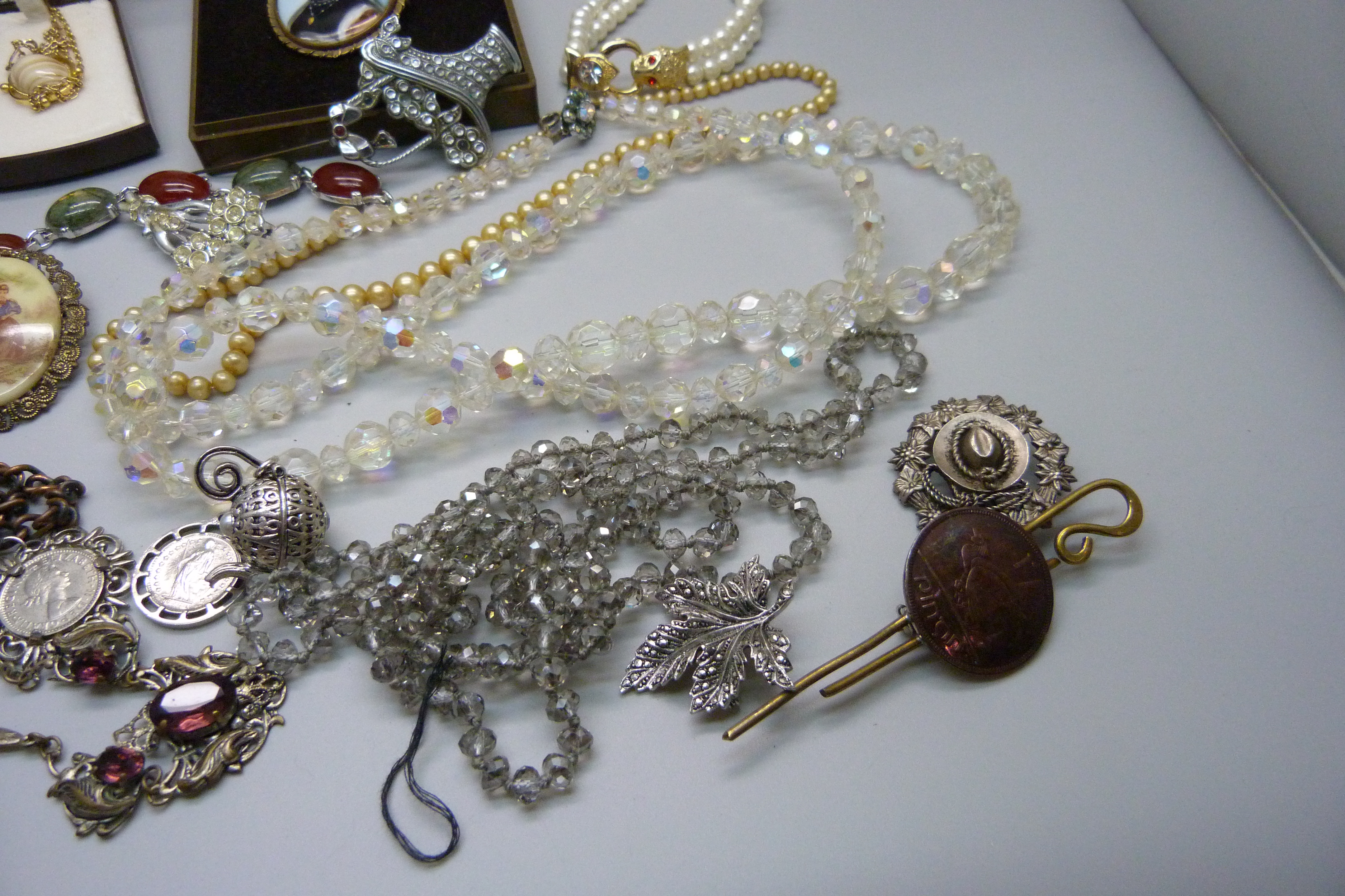 Costume jewellery - Bild 4 aus 4