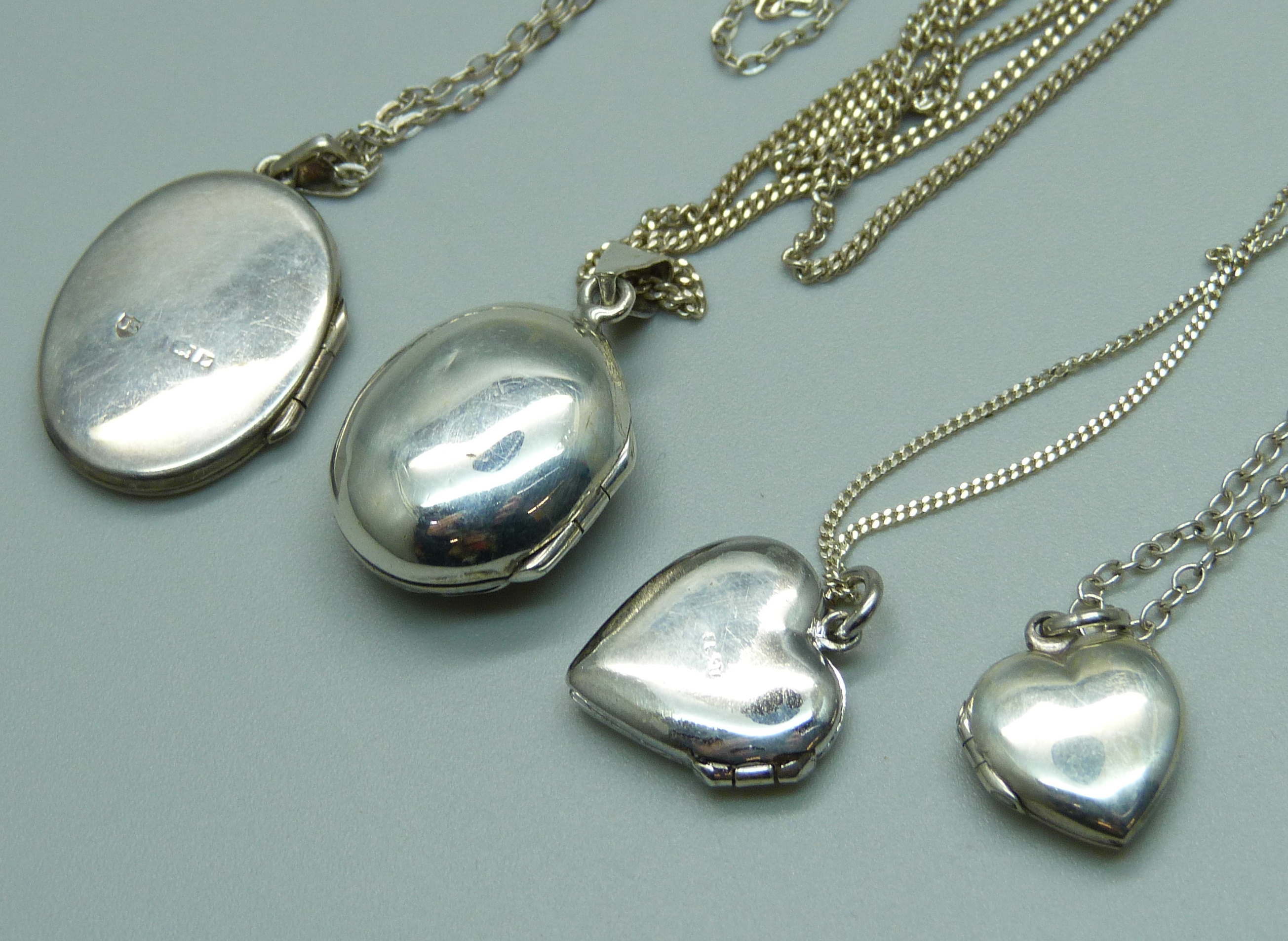 Four silver lockets and chains - Bild 3 aus 3